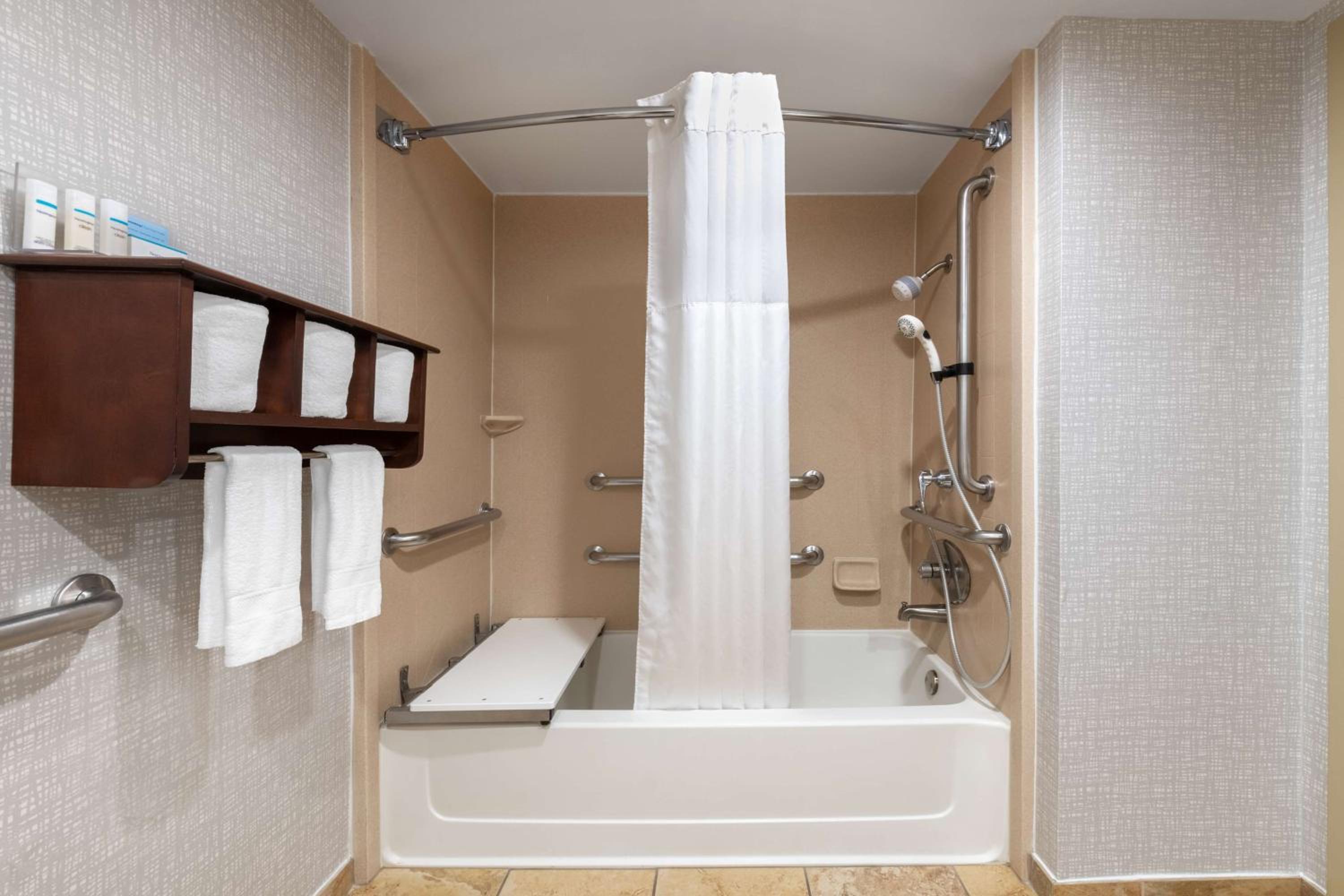 King Room - Mobility Access/Non-Smoking - Photo 4