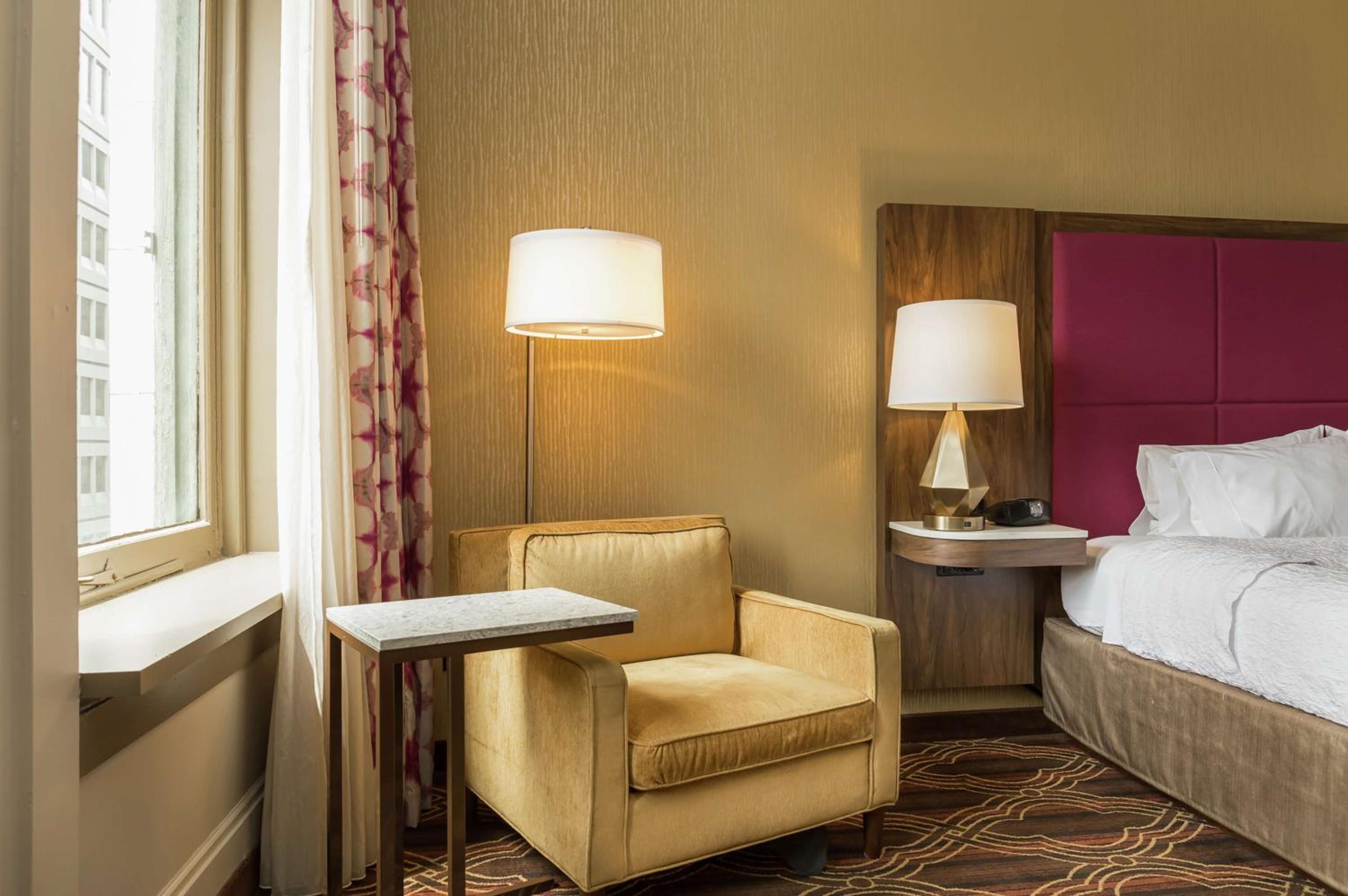 King Room - Hearing Access/Non-Smoking - Photo 1