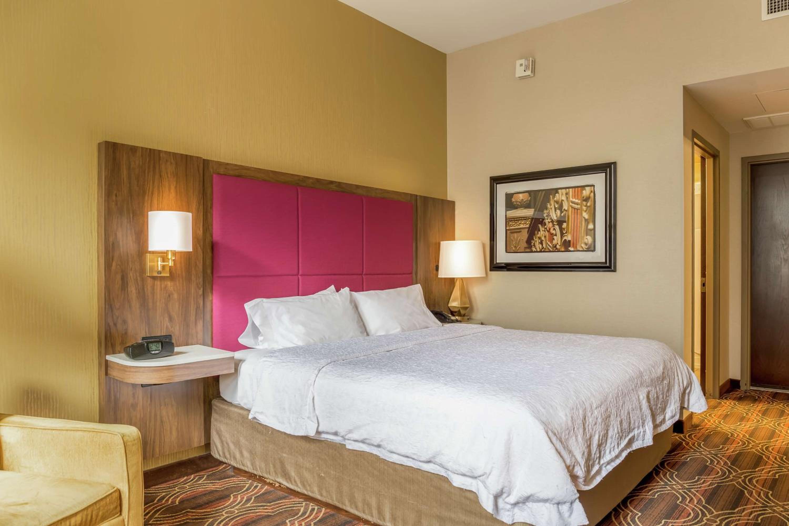 King Room - Hearing Access/Non-Smoking - Photo 2