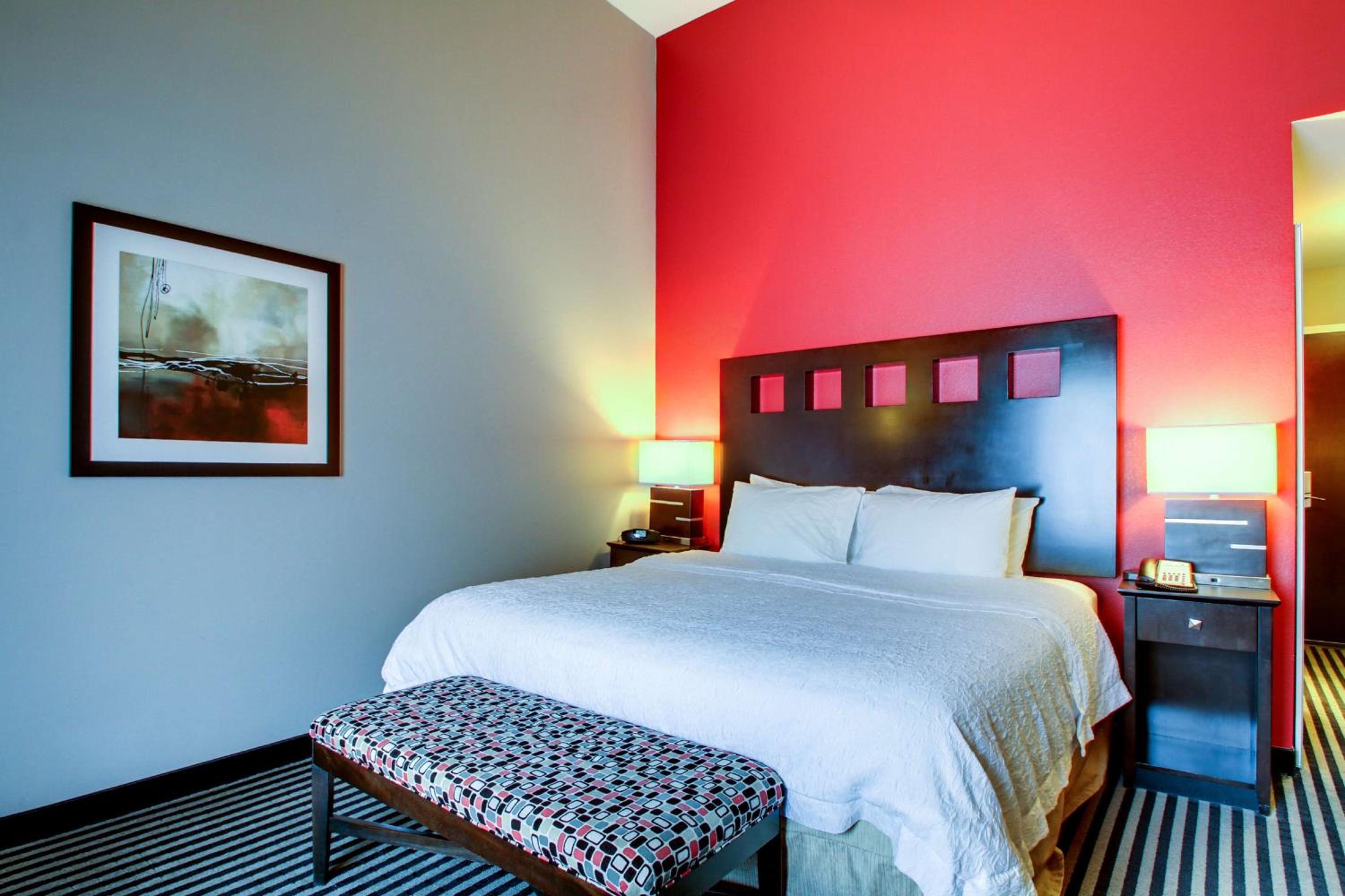 King Room - Non-Smoking - Photo 6