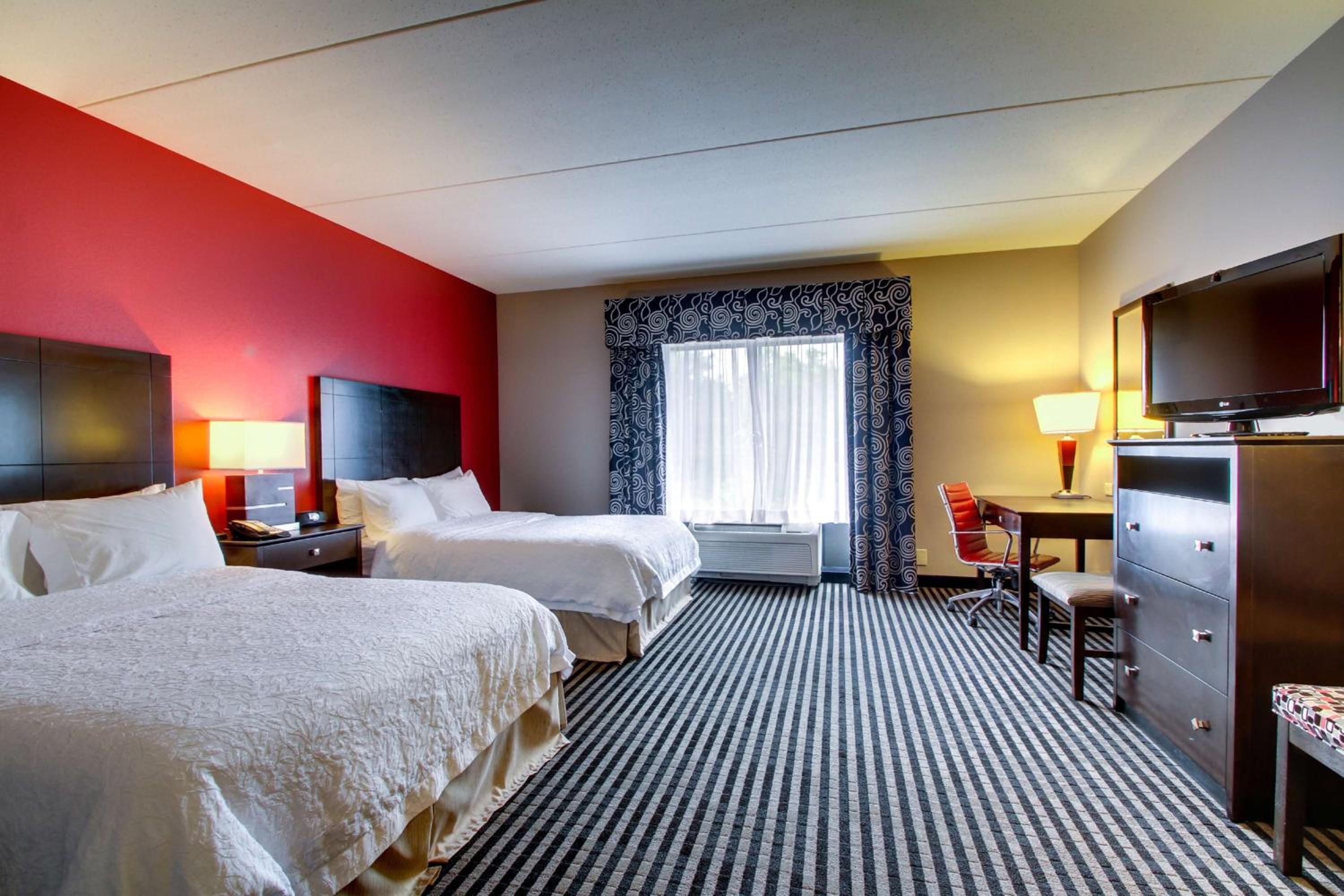 Queen Room with Two Queen Beds - Mobility and Hearing Access/Non-Smoking - Photo 2