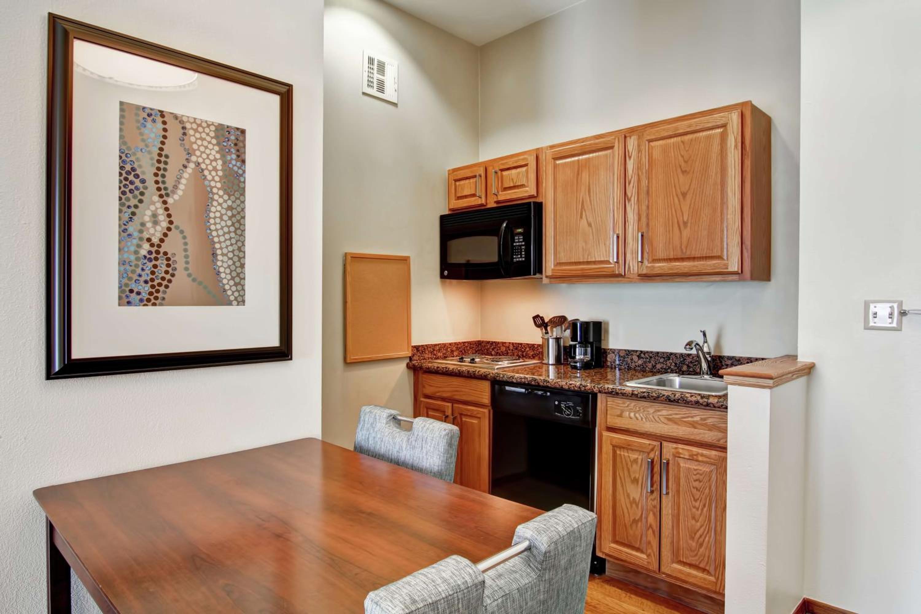 King Studio Suite - Non-Smoking - Photo 5