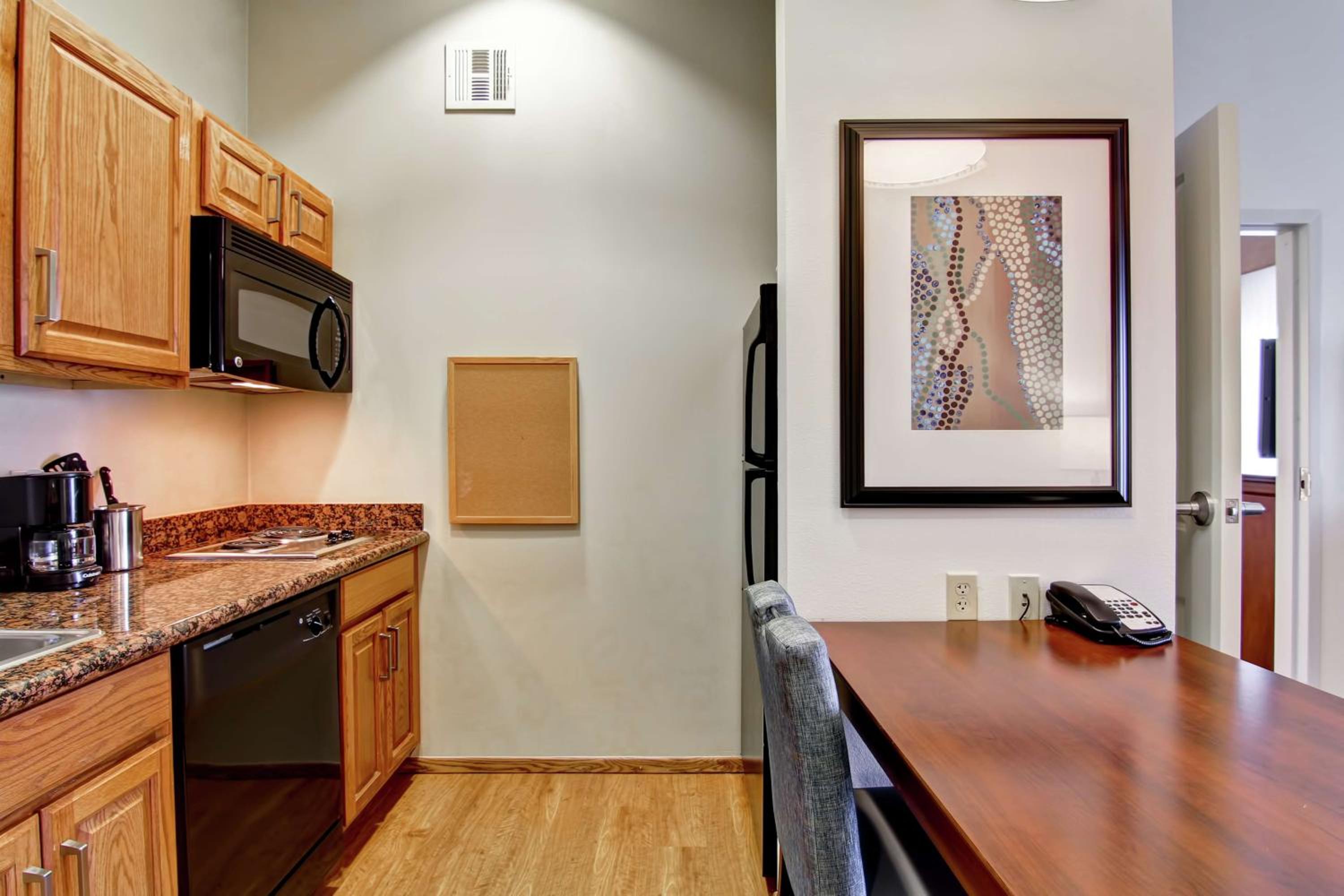 One-Bedroom King Suite - Non-Smoking - Photo 5