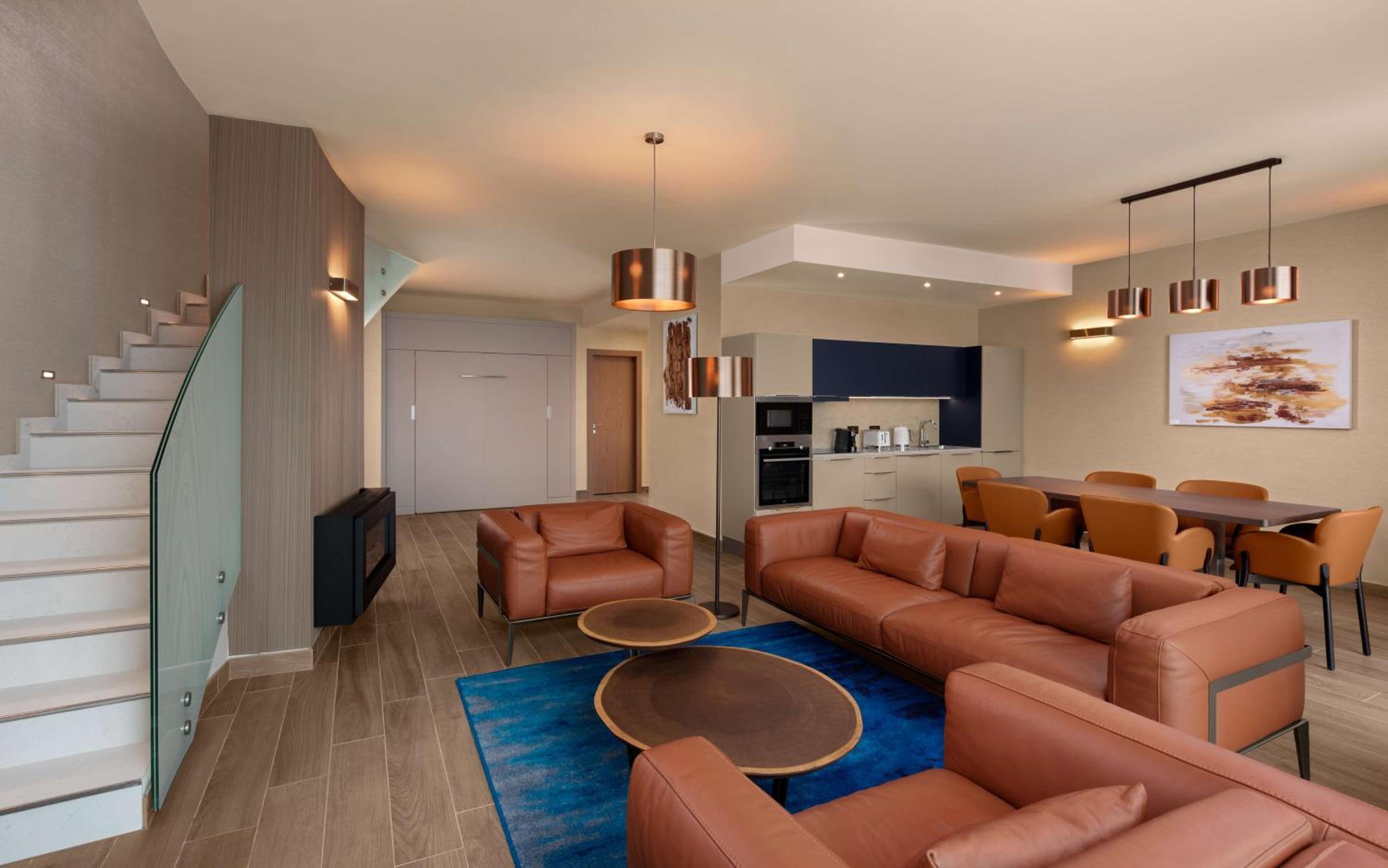 Three-Bedroom Villa Apartment with Sea View - Photo 5