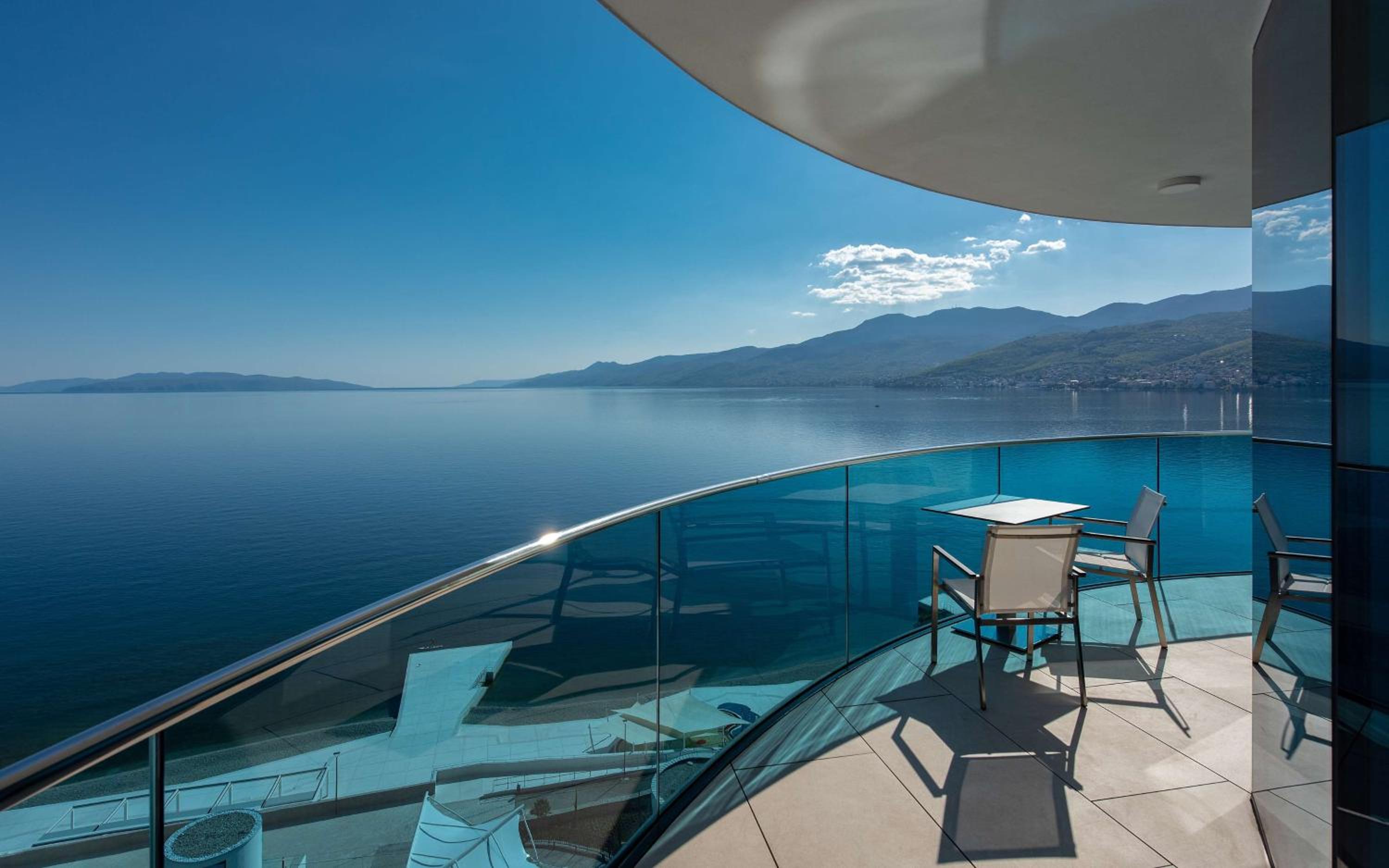 Junior Suite with Balcony and Sea View - Photo 2