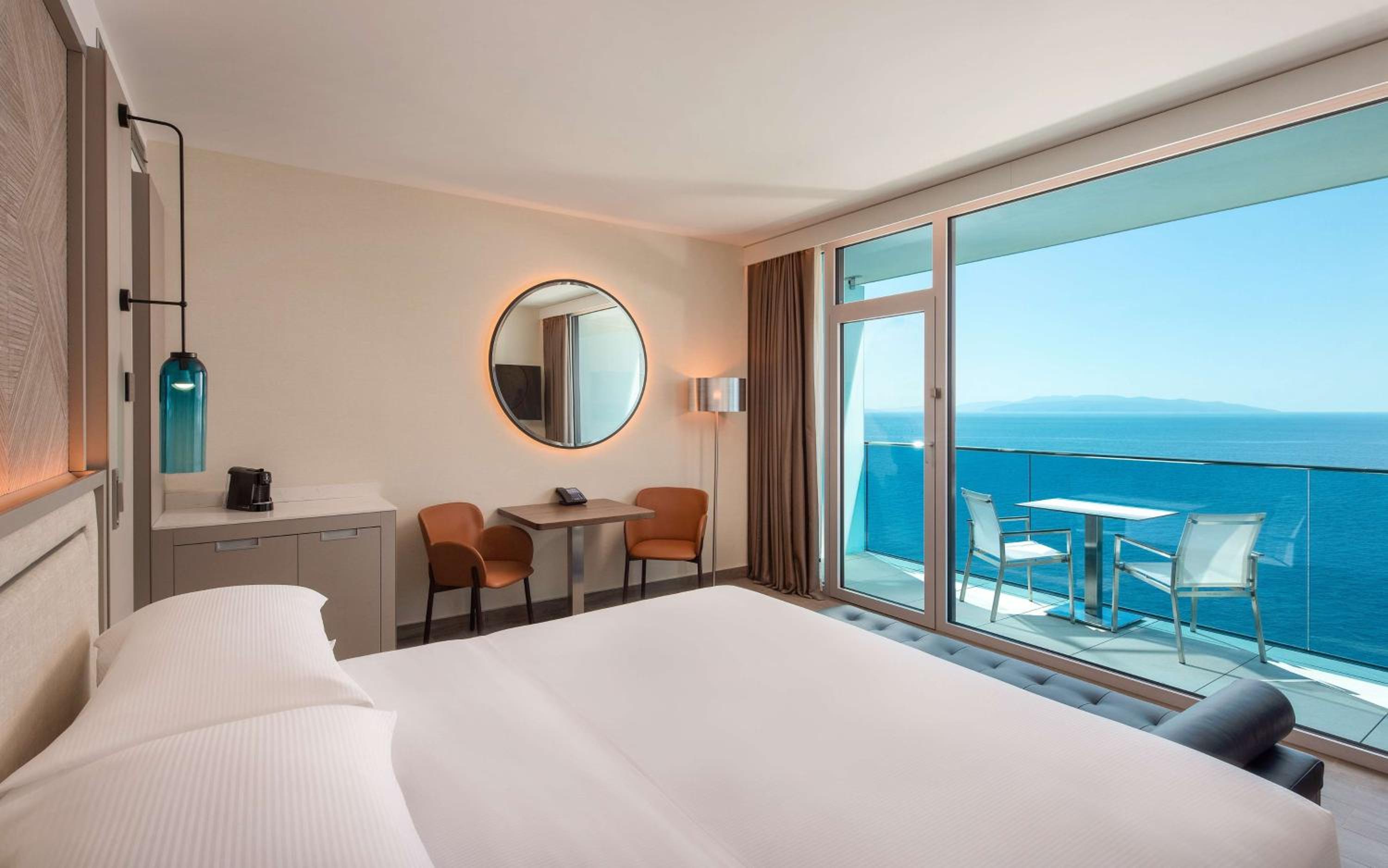 King Room with Balcony and Sea View - Photo 2
