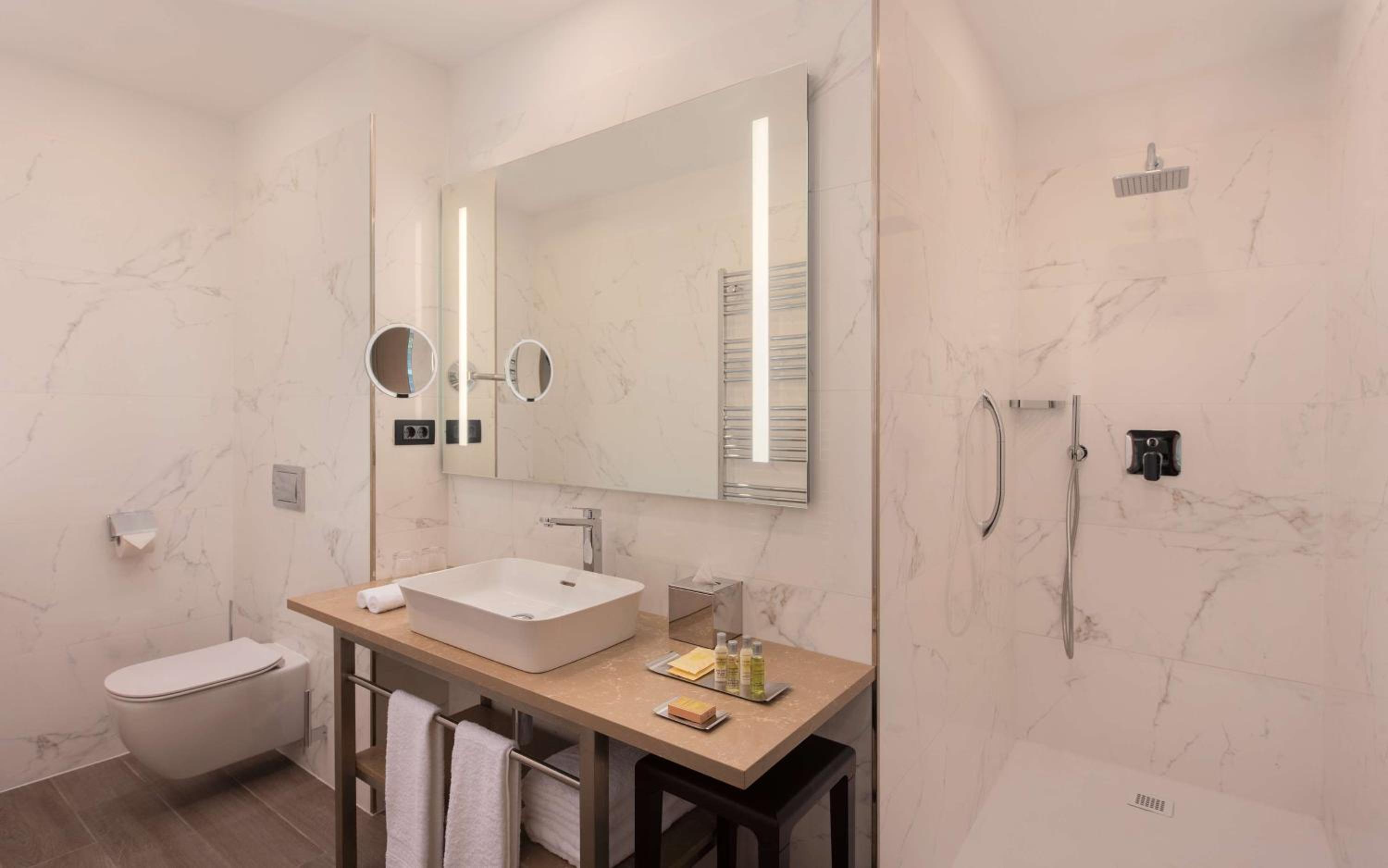 Two Bedroom Seaview Villa - Photo 5