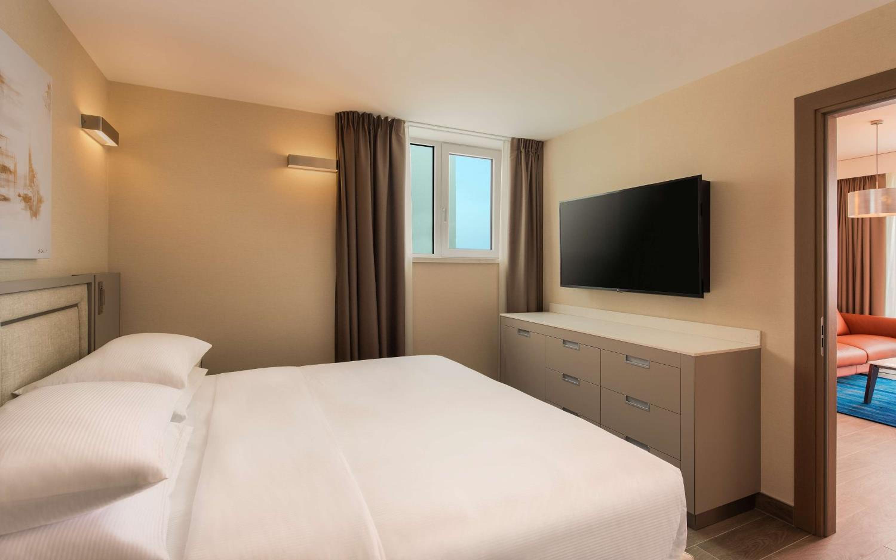 King One-Bedroom Villa Suite with Sea View