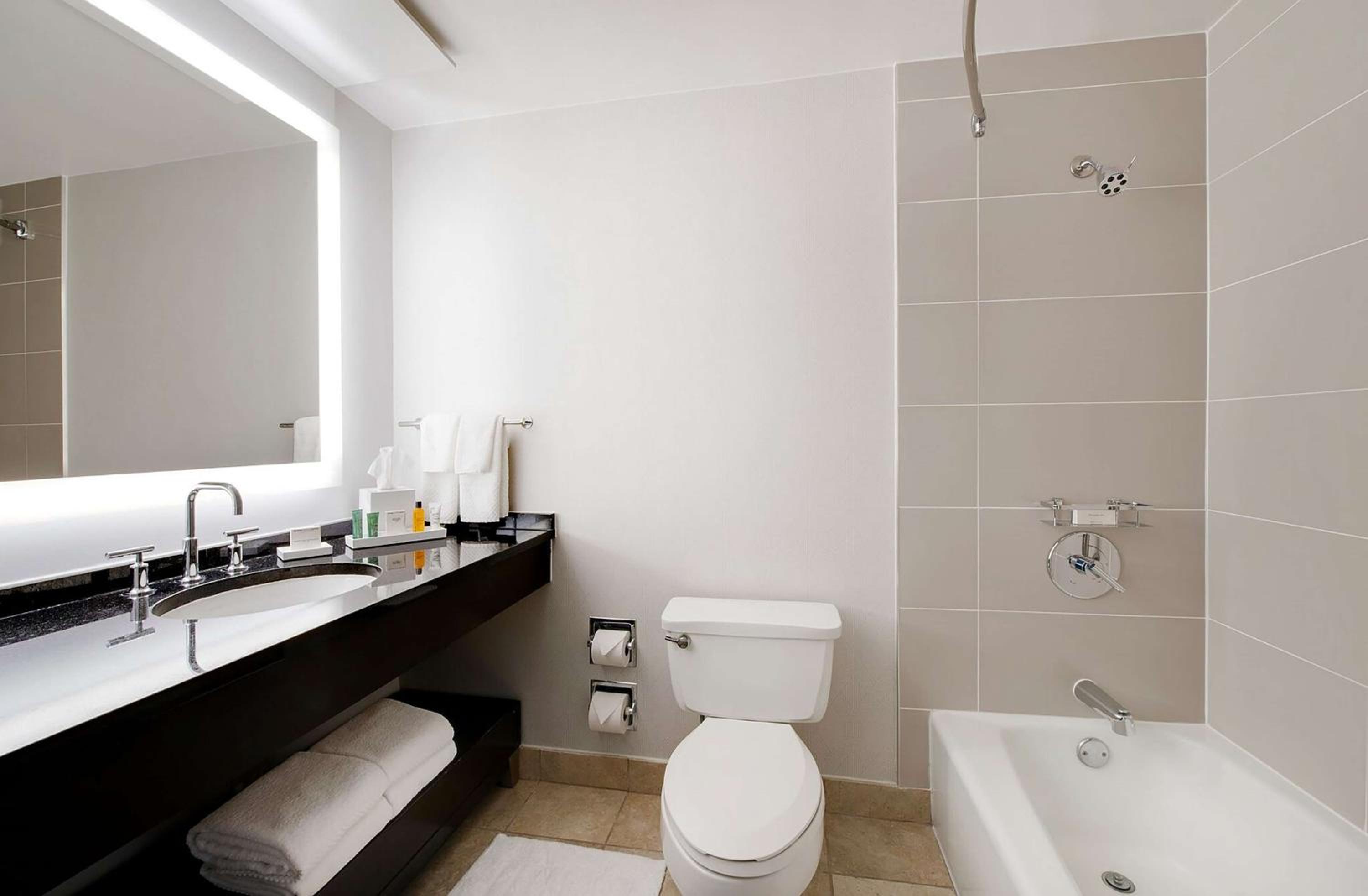Double Room with Two Double Beds - Photo 2