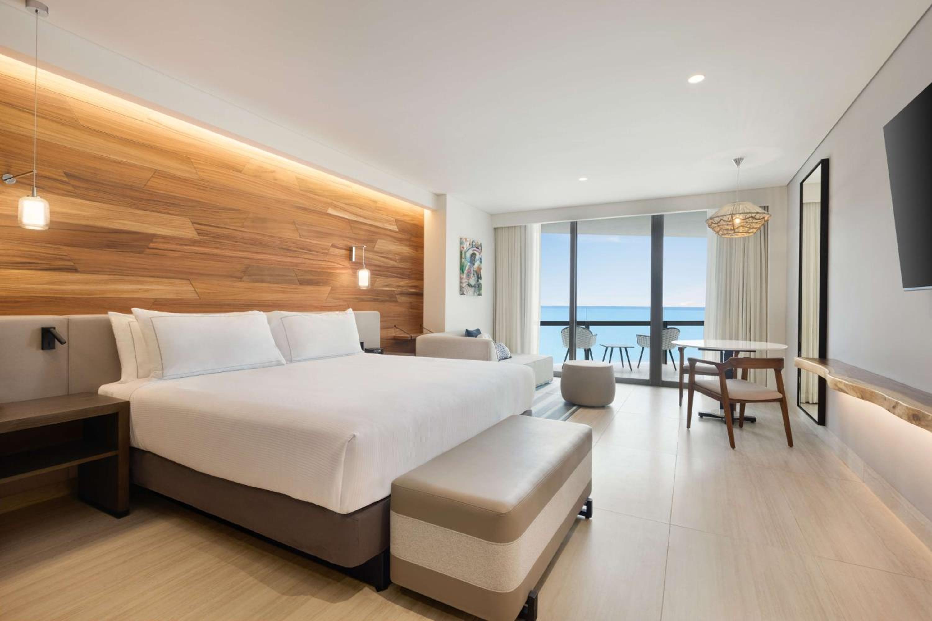King Guestroom with Ocean View