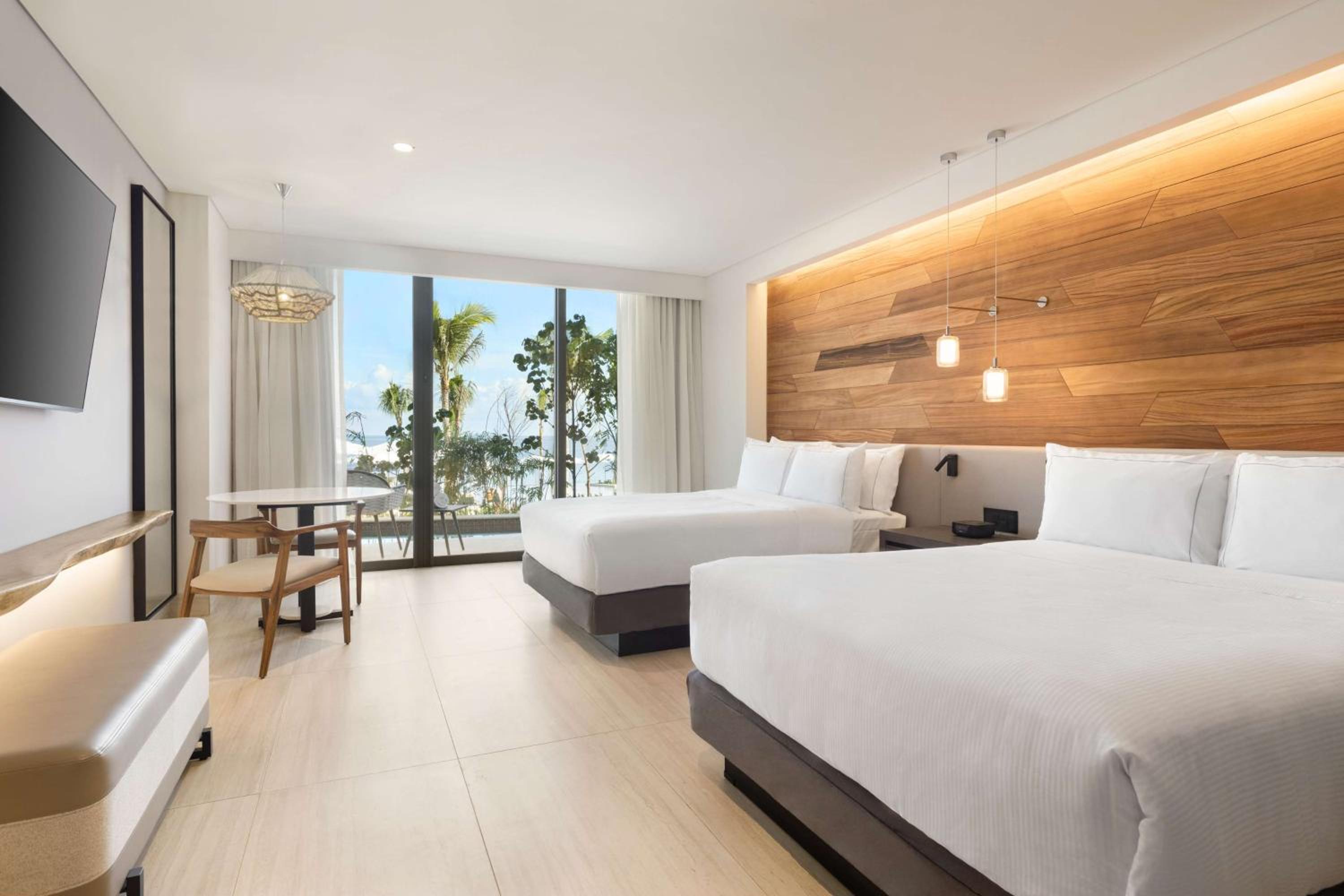 Chambre Lit Queen-Size avec Accès Piscine - Côté Océan