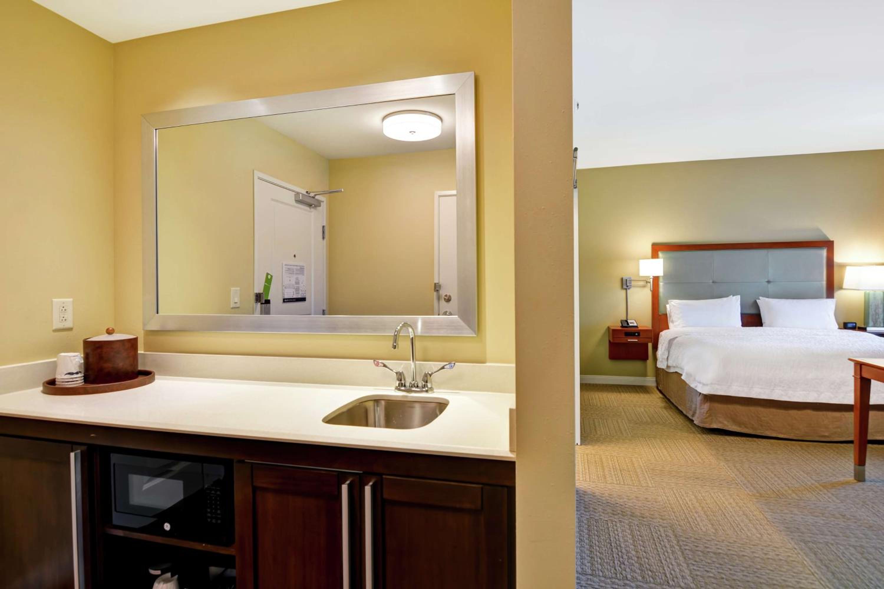 King Studio Suite - Non Smoking - Photo 11