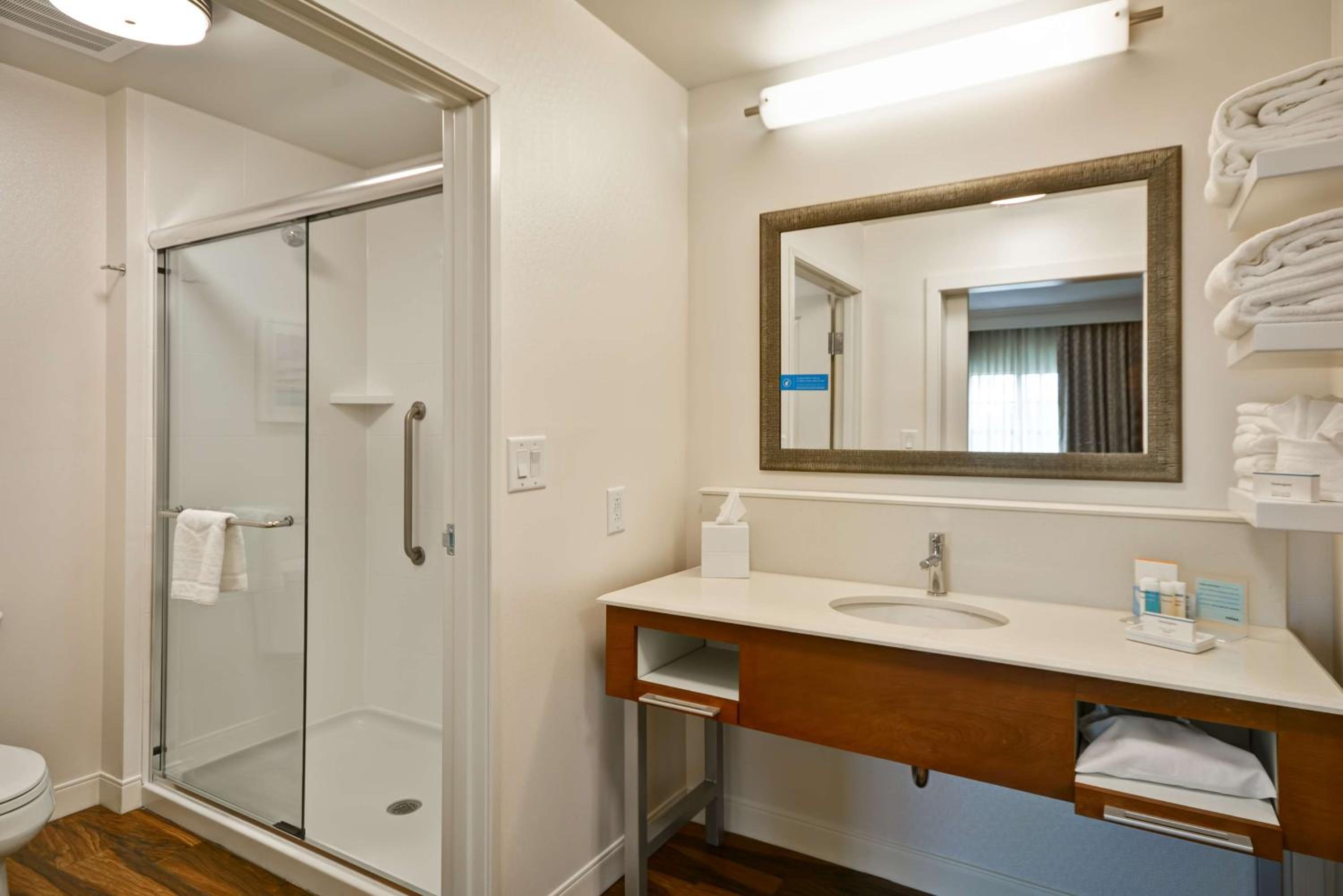 King Studio Suite - Non Smoking - Photo 10