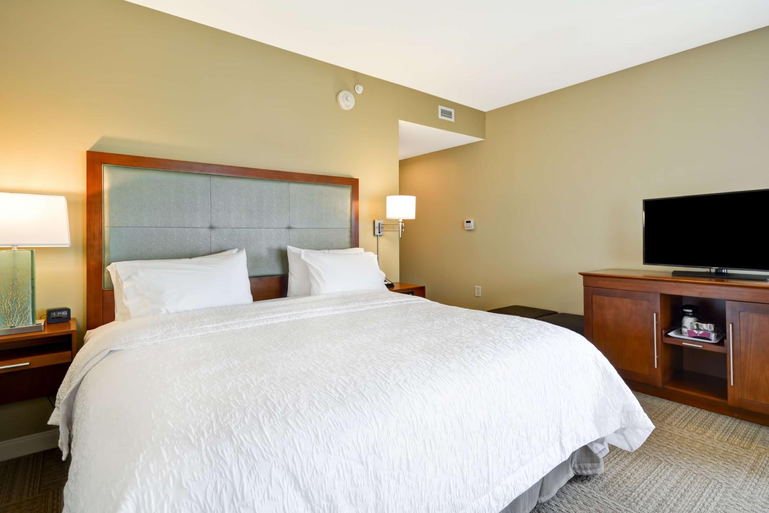 Executive King Room - Non-Smoking - Photo 5