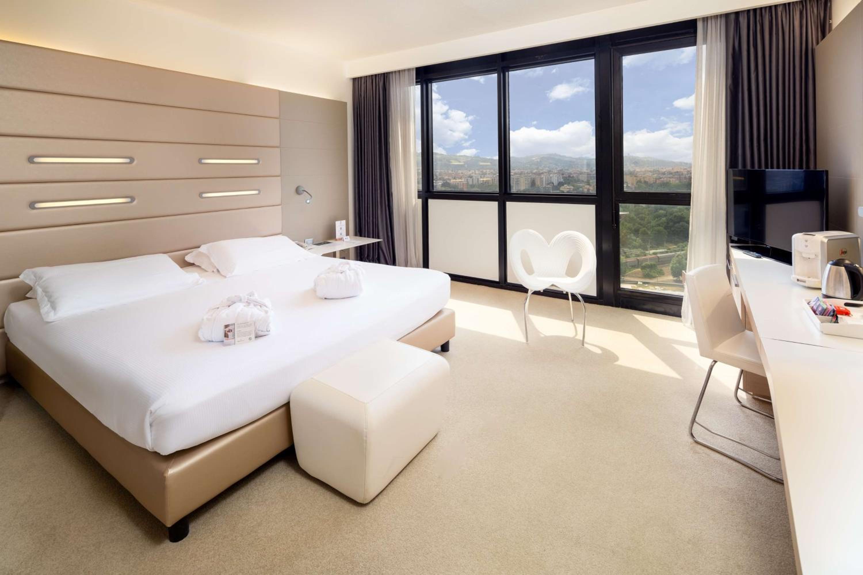 Deluxe Double or Twin Room - Photo 1