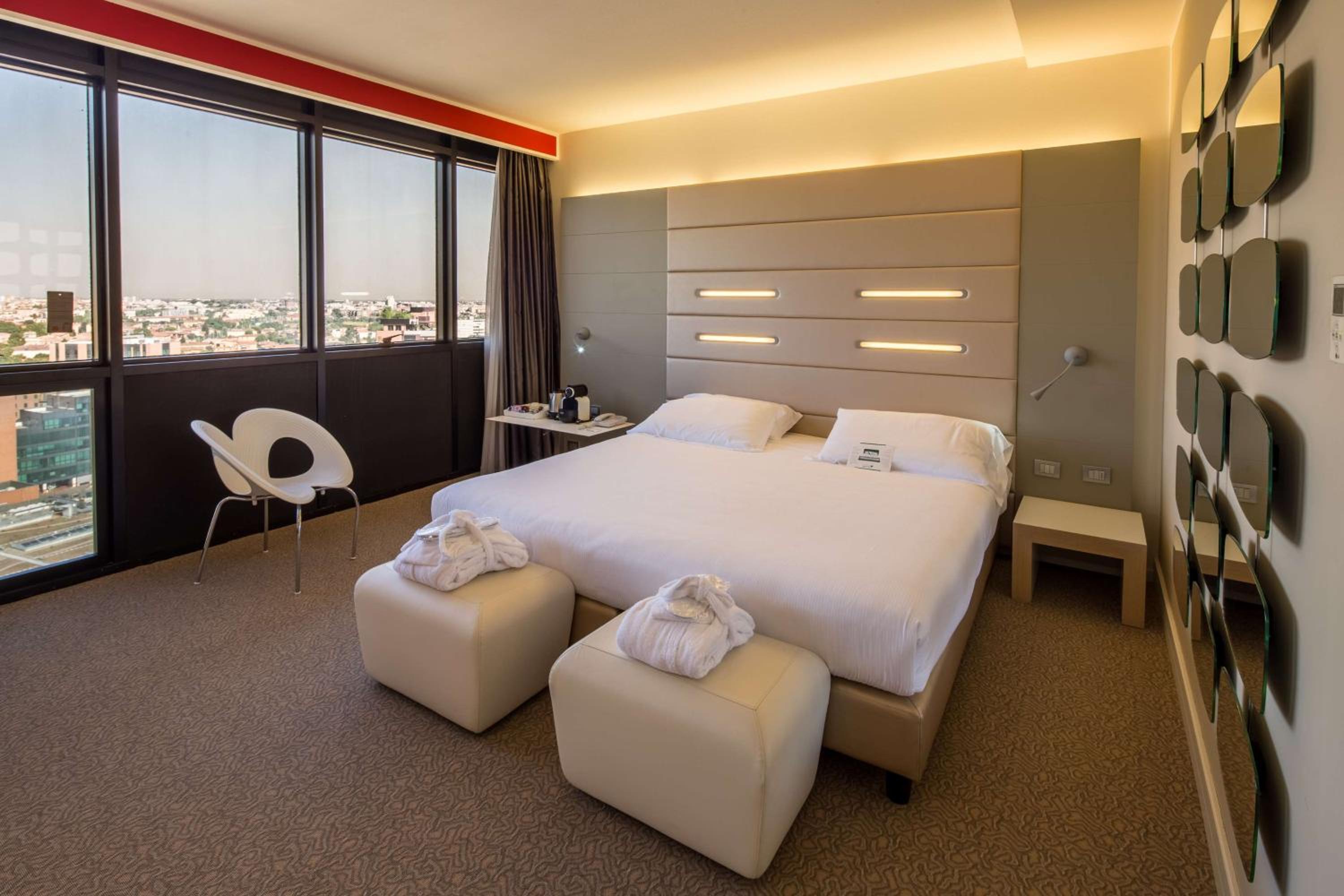 Deluxe Junior Suite - Photo 1