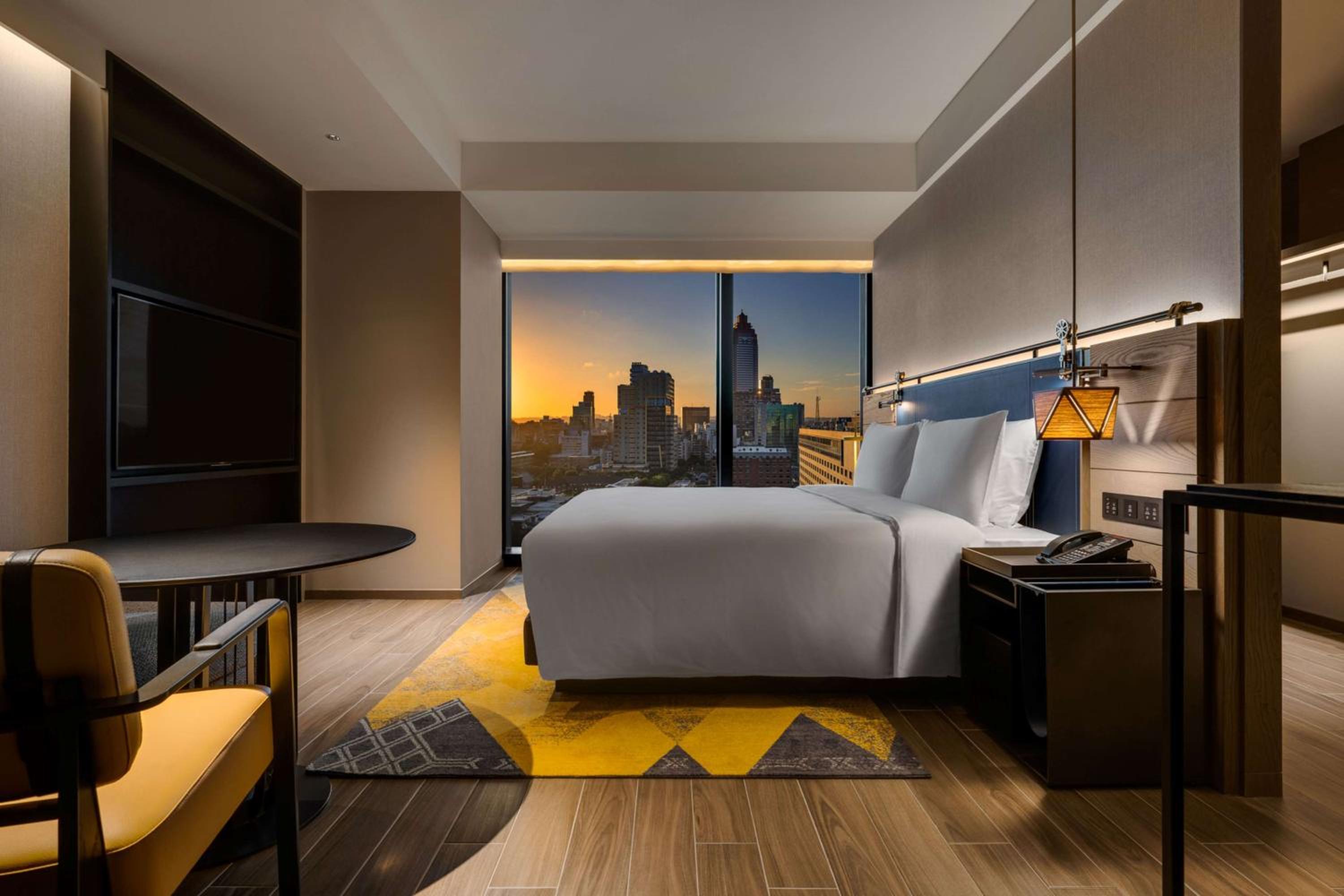 Deluxe King Room