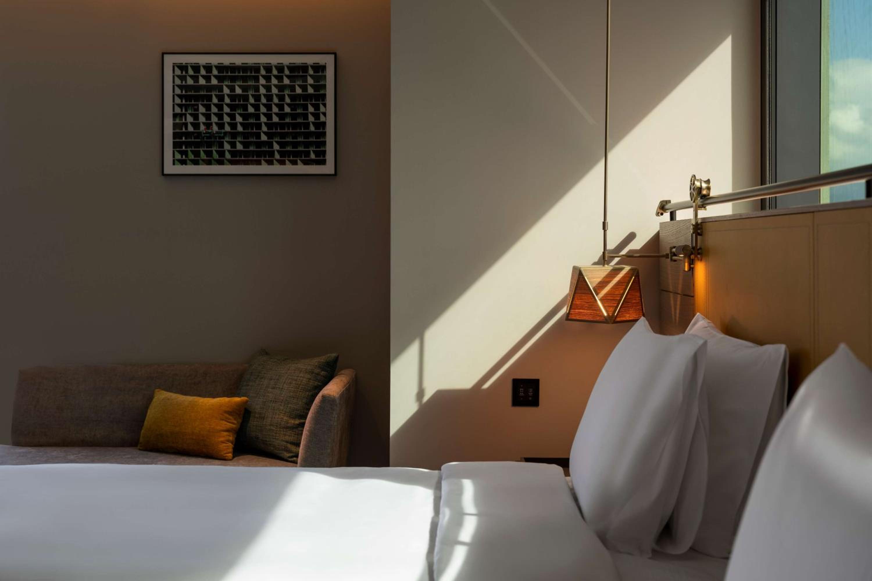 Corner Twin Room