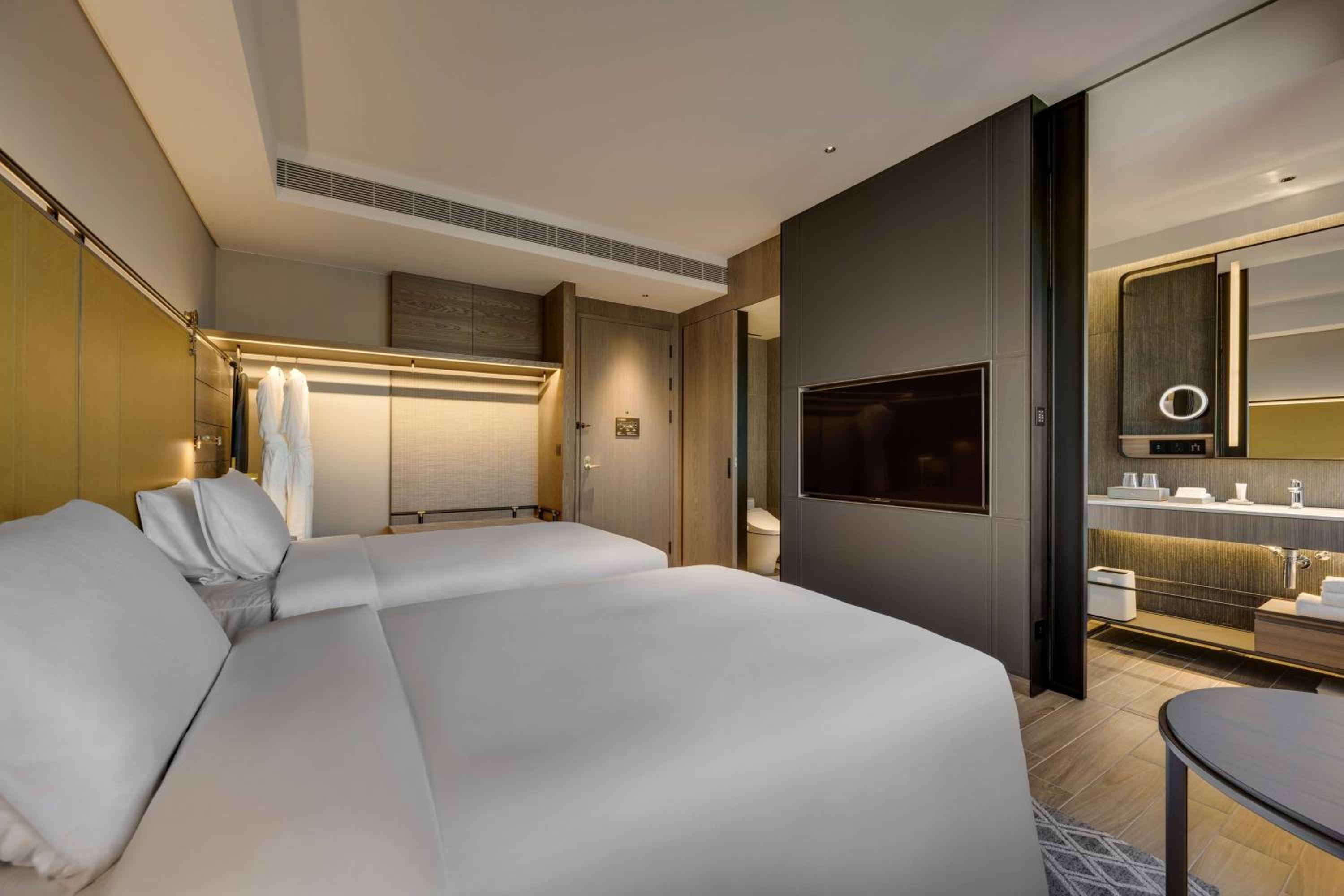 Twin Room - Photo 2