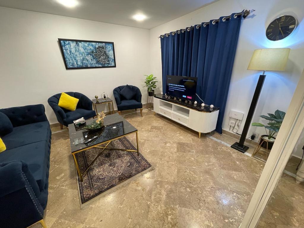 Studio Apartment photo 1