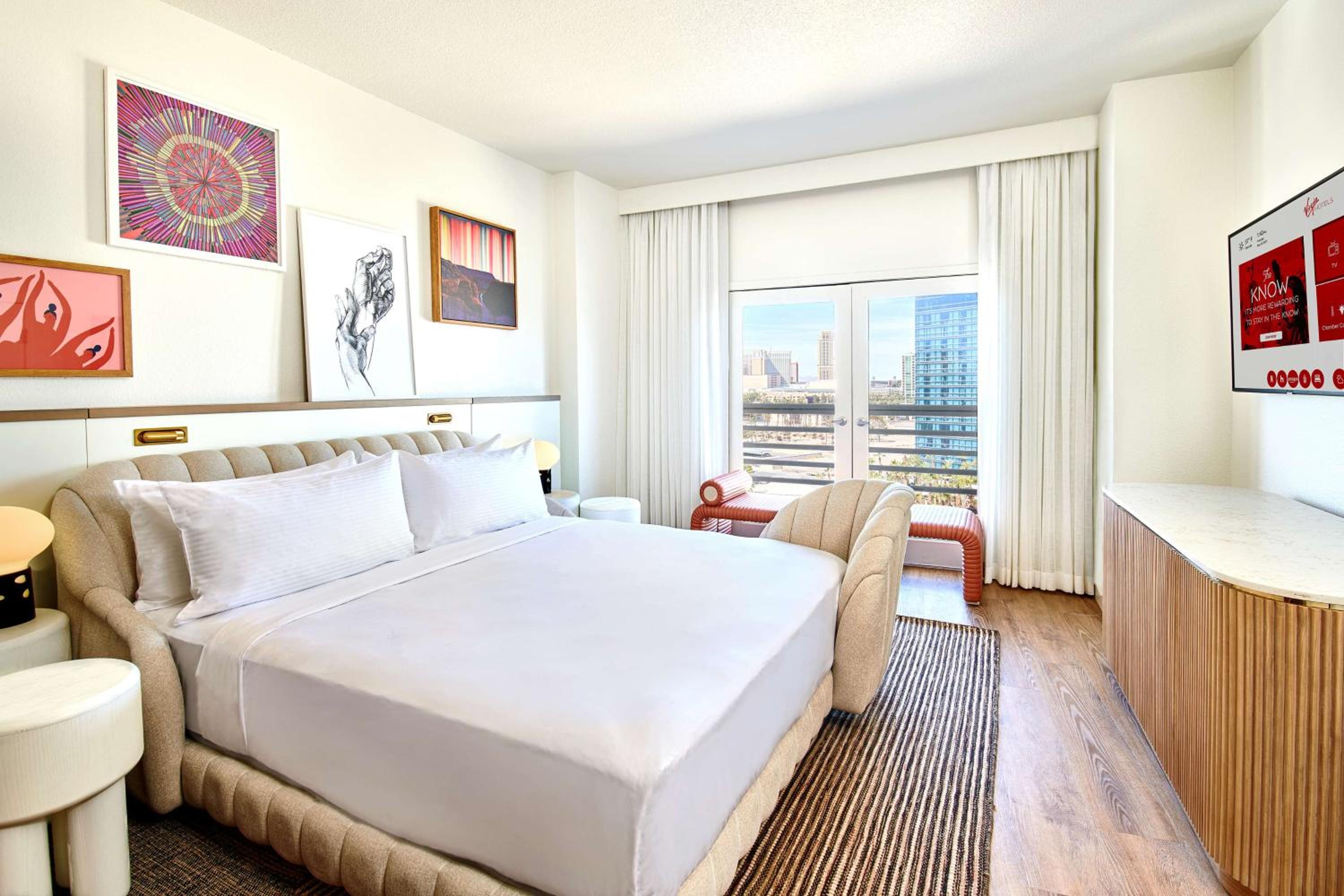 Canyon Deluxe Grand Suite with One King Bed (Non Smoking) - Photo 4