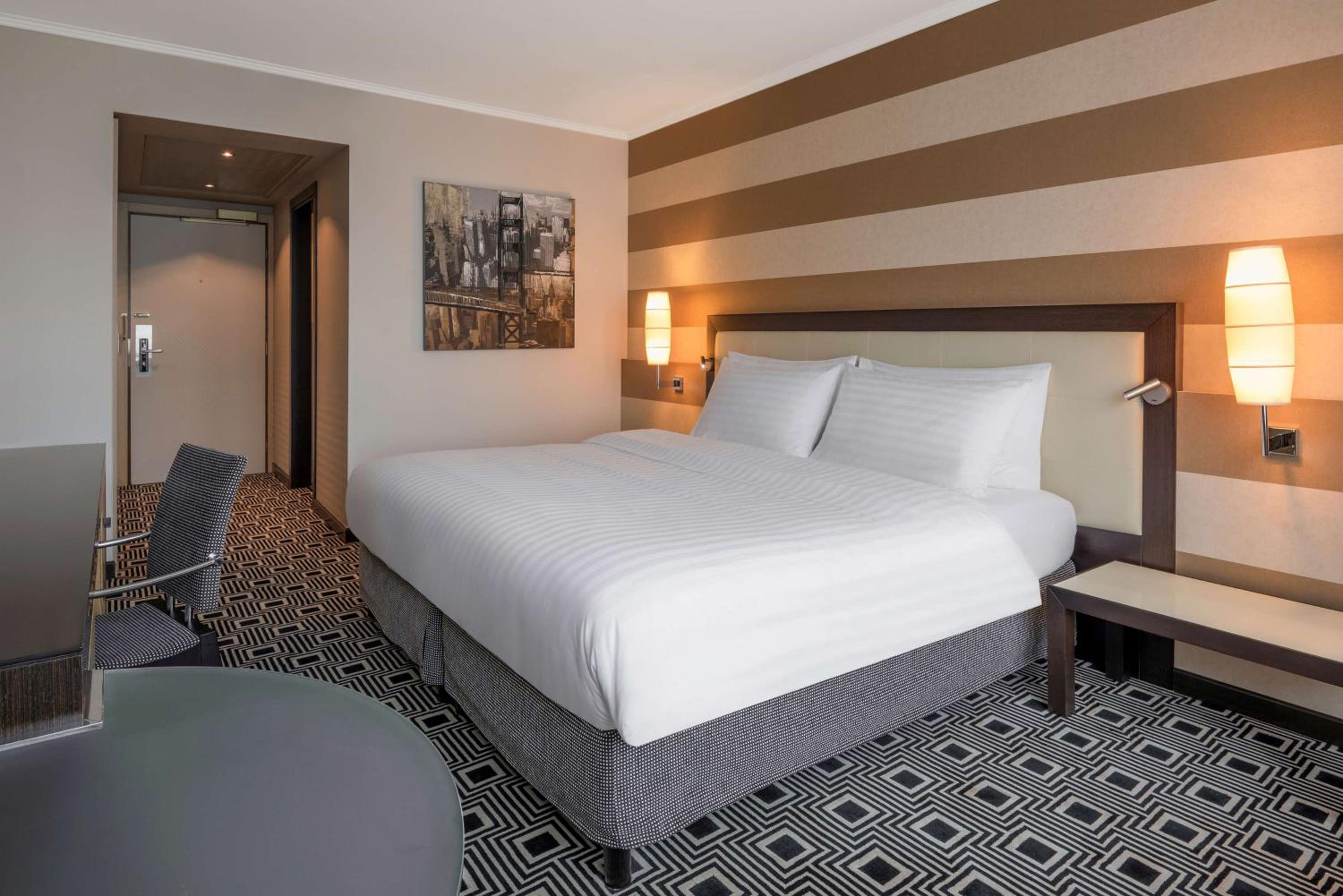 King Guest Room - Photo 1
