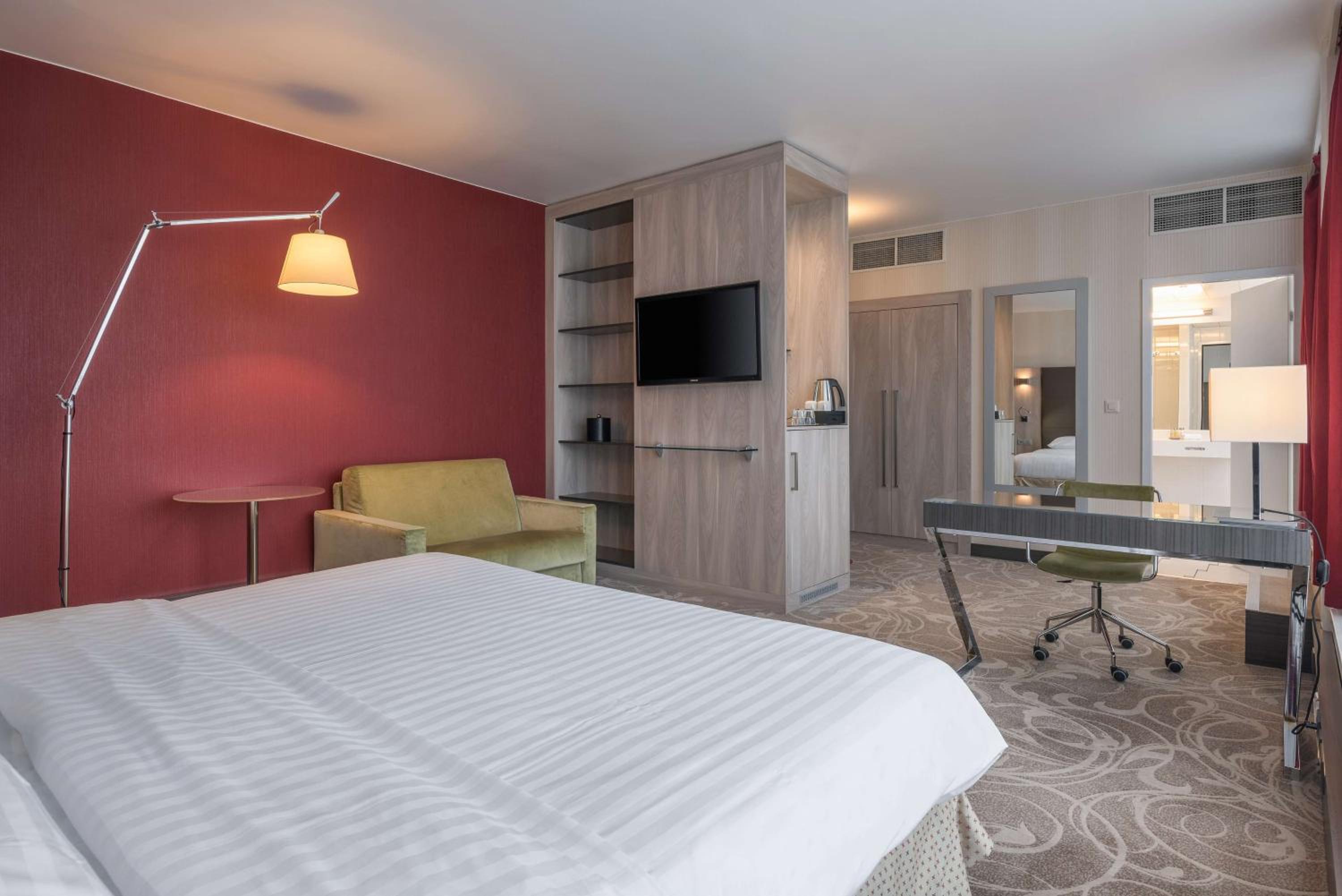 King Junior Suite with Terrace - Photo 2