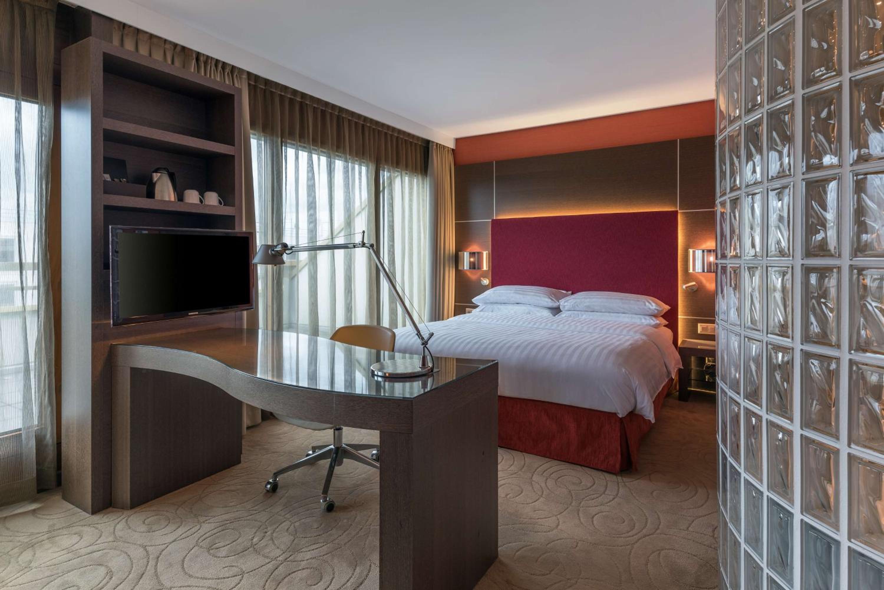 Junior King Suite with Terrace