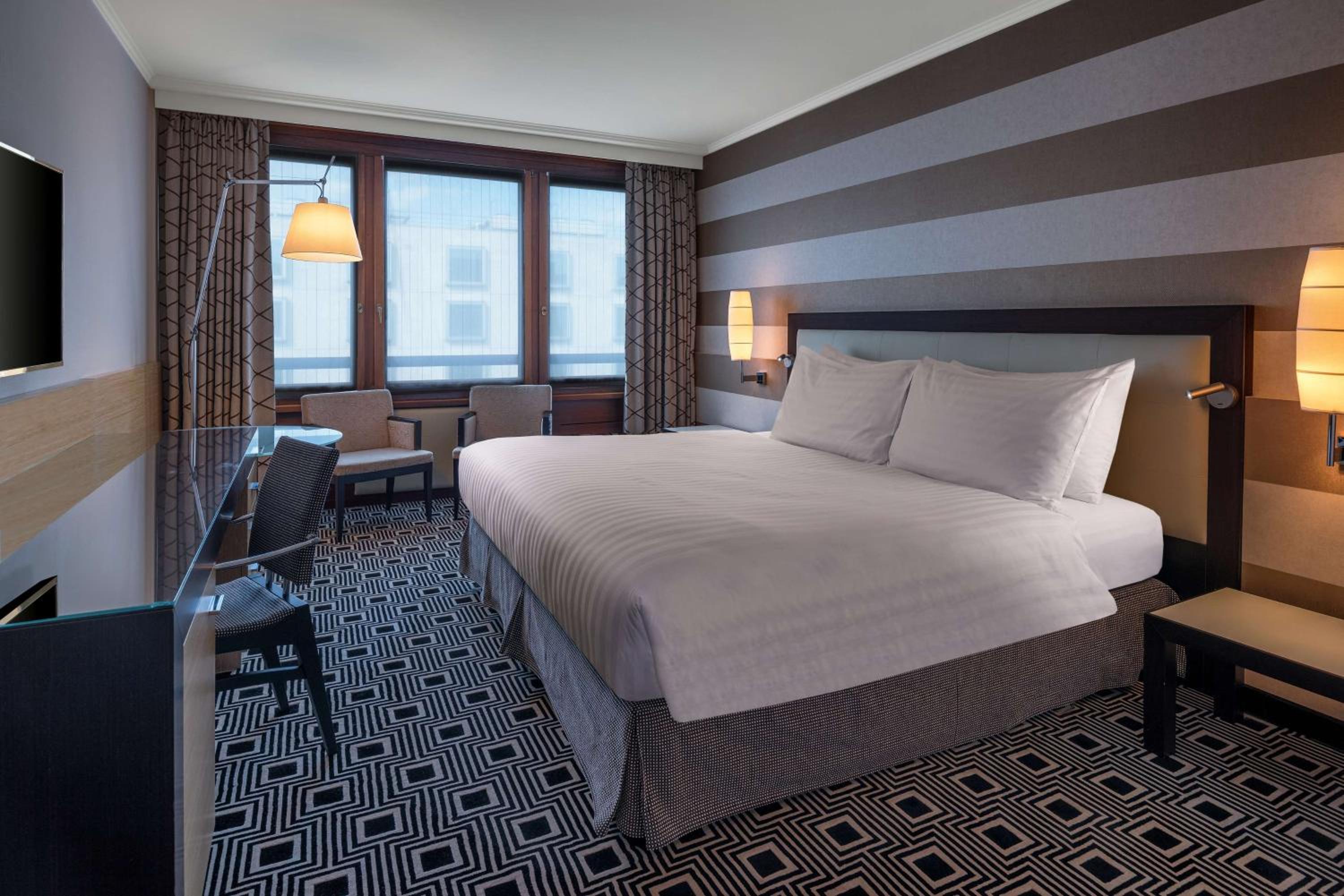 King Guest Room - Photo 4