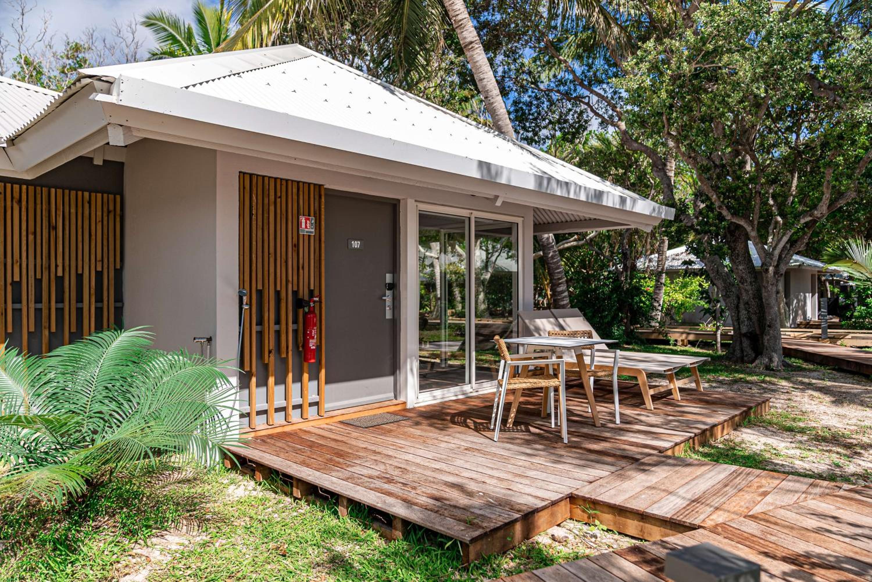 Deluxe Bungalow with Beach Access photo 2
