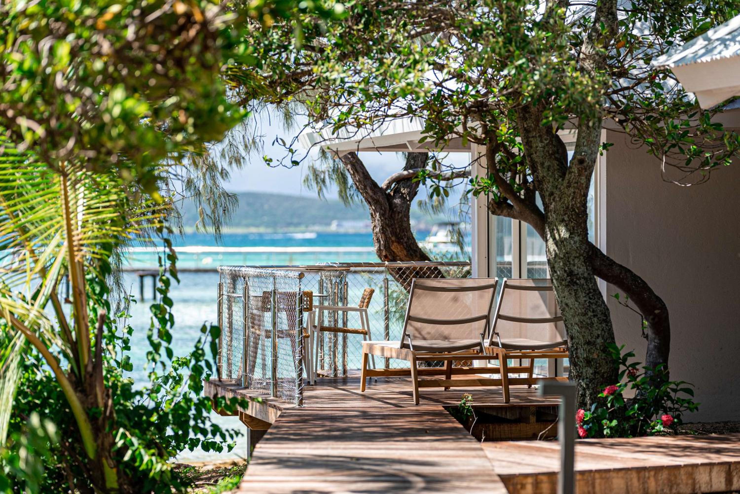 Deluxe Bungalow with Beach Access photo 3