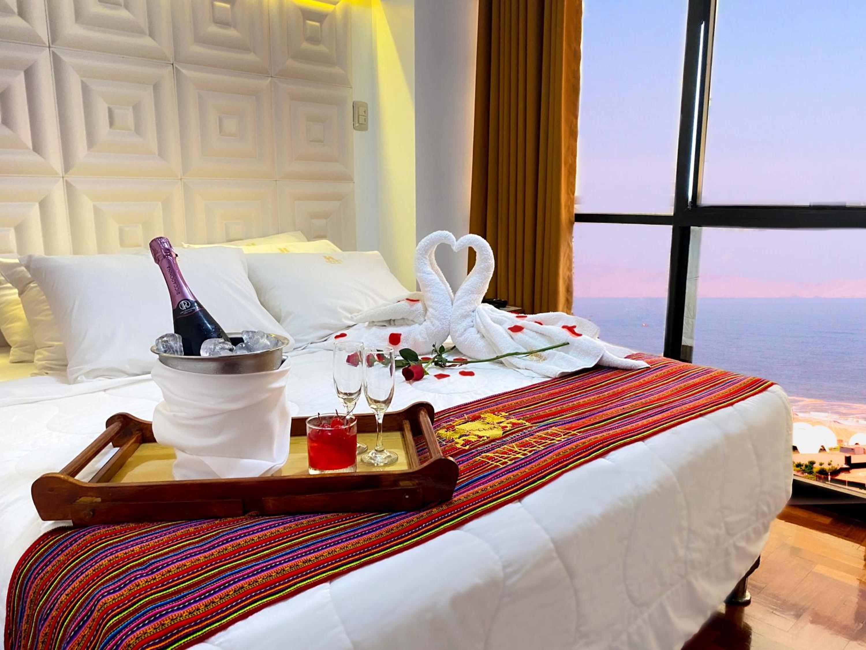 Superior King Room With Partial Ocean View Balcony photo 1
