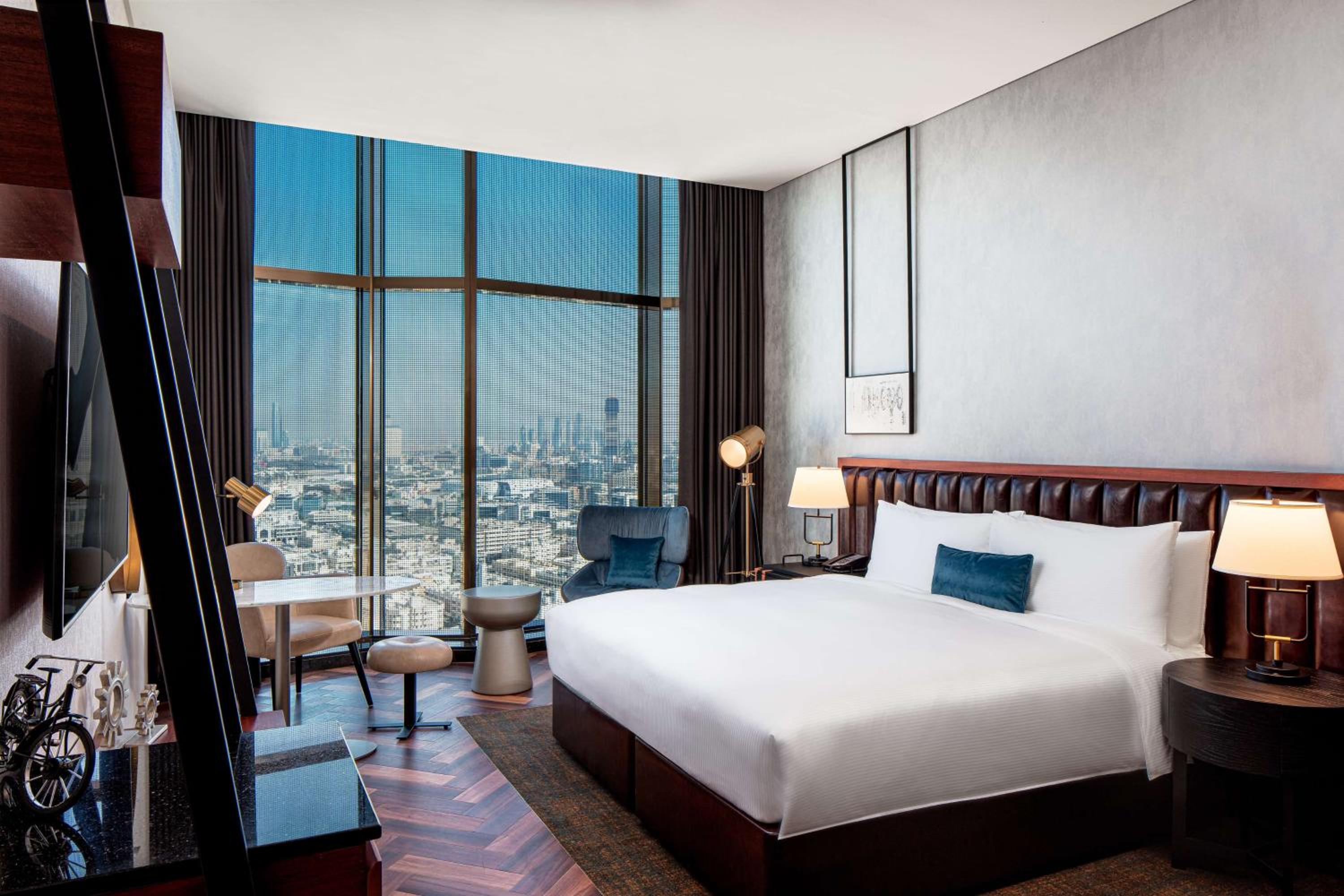 Deluxe King Room With Skyline View