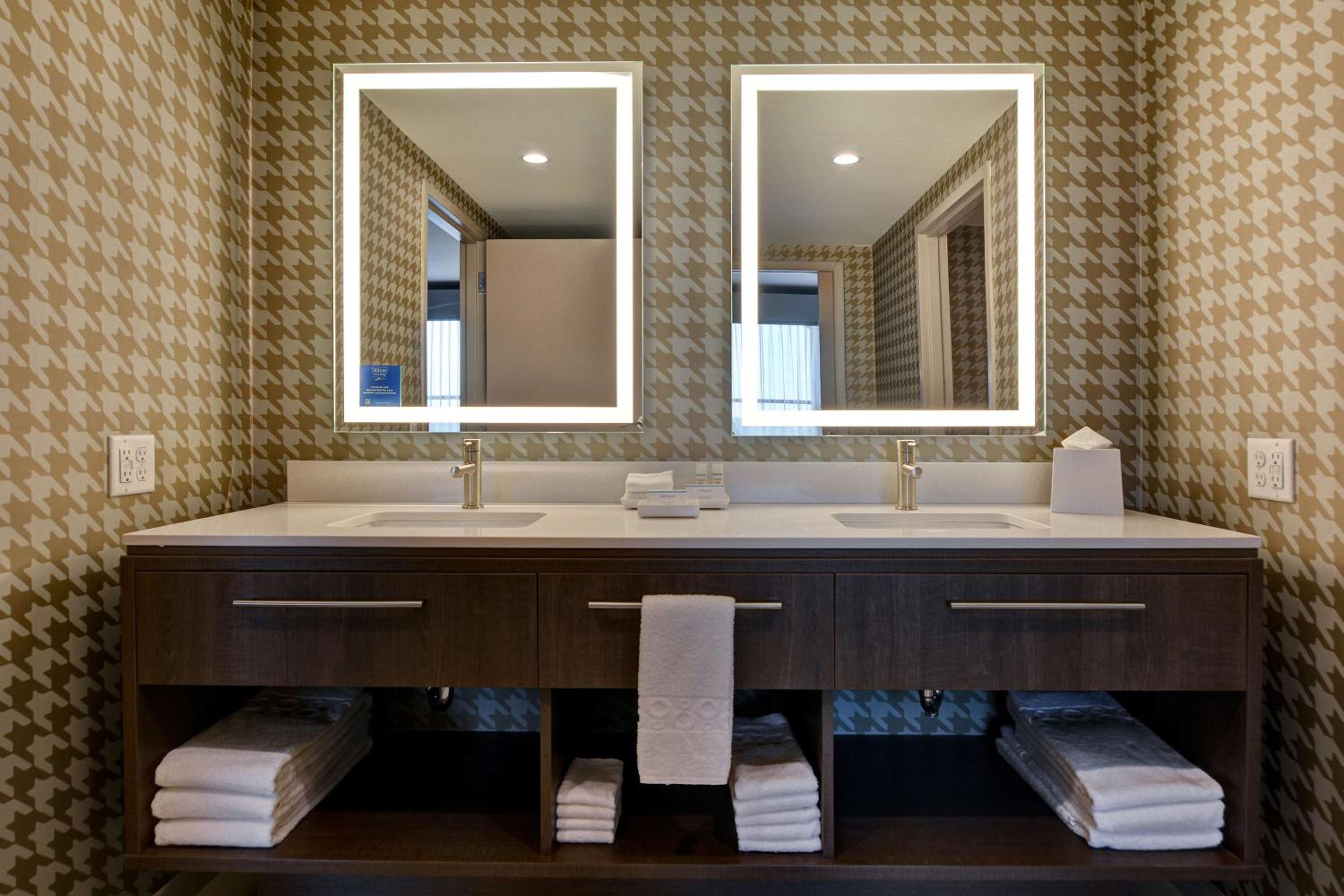 Two-Bedroom Suite - Non-Smoking