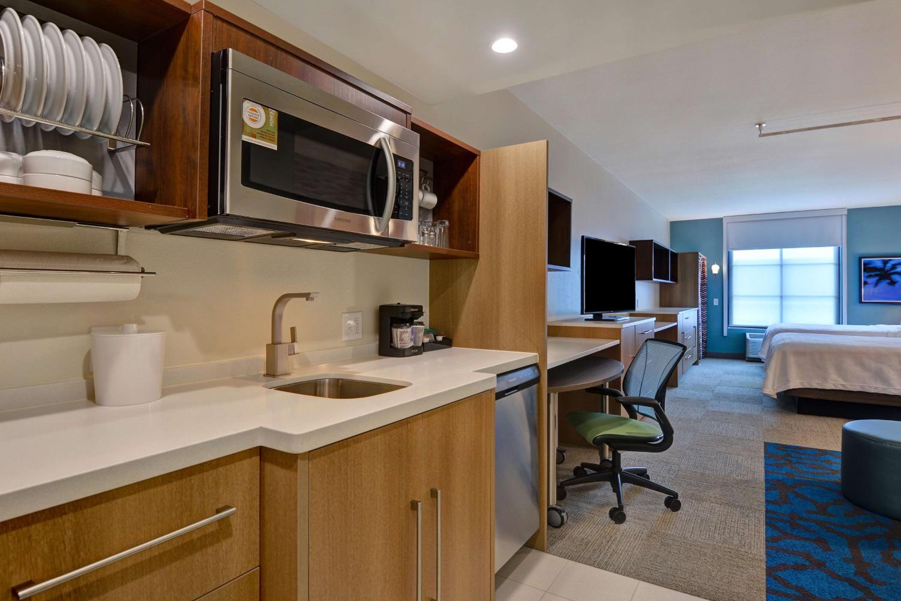 Queen Studio with Two Queen Beds - Mobility Access/Non-Smoking