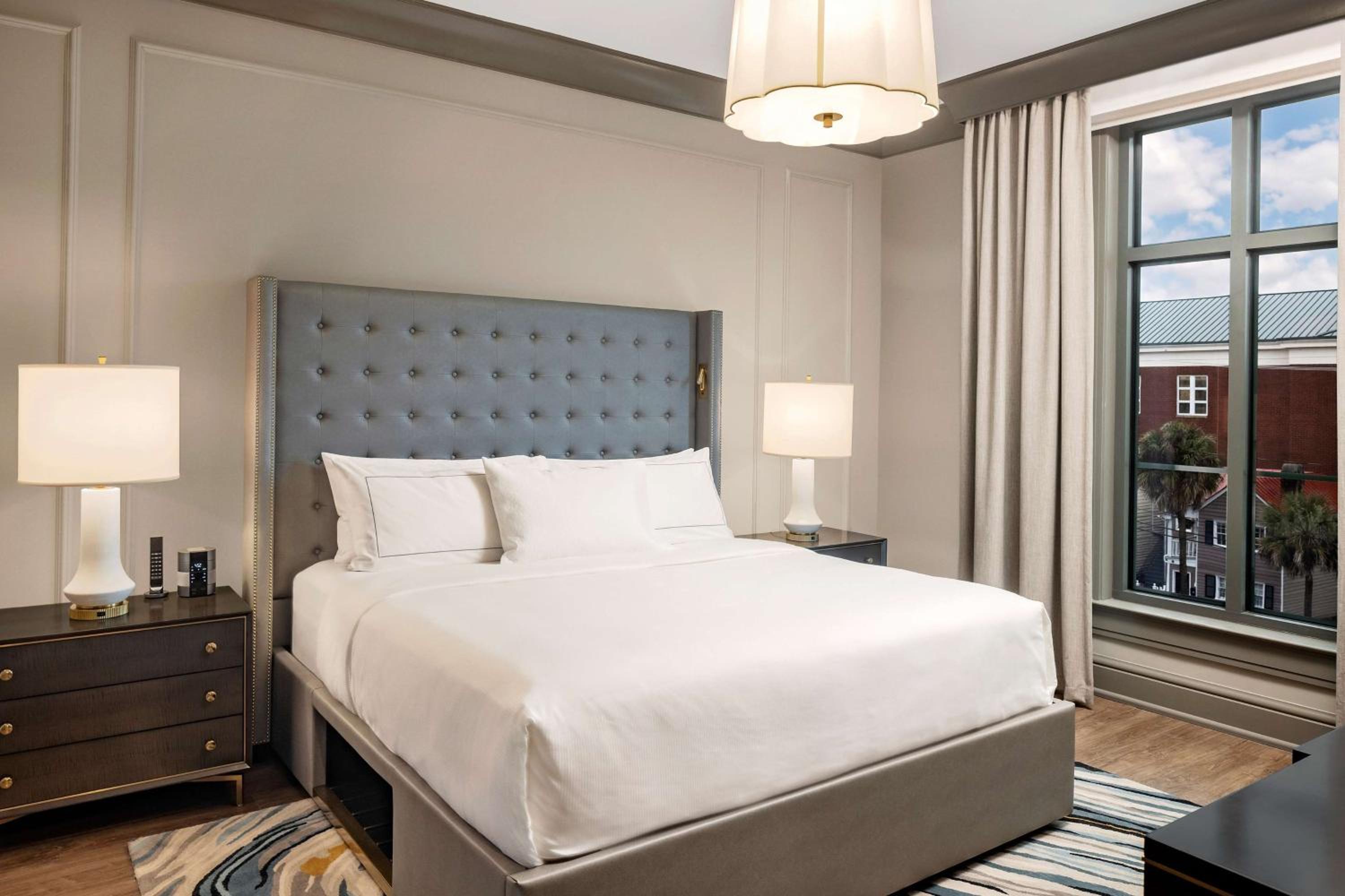 One-Bedroom King Suite with Balcony