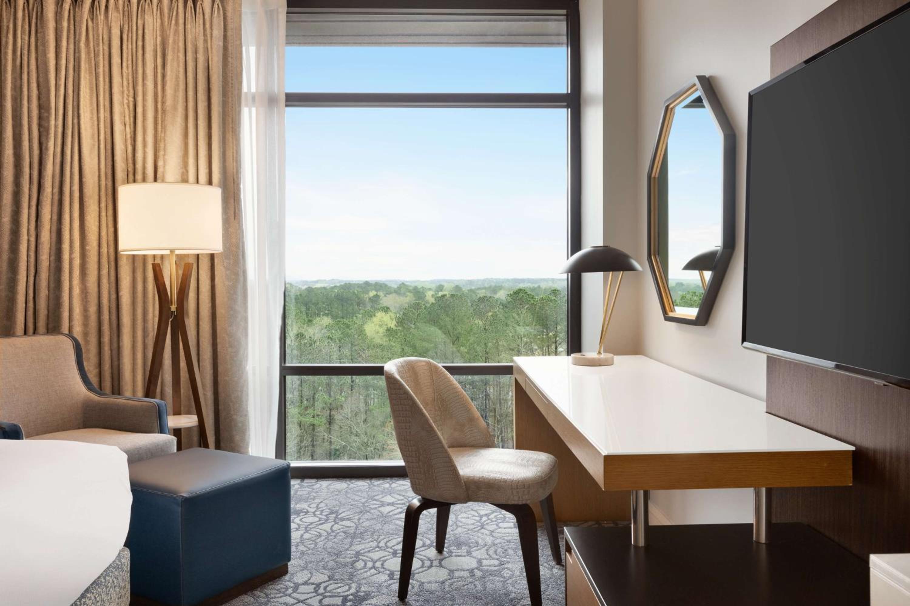 Executive King Room - Hearing Accessible - Photo 6