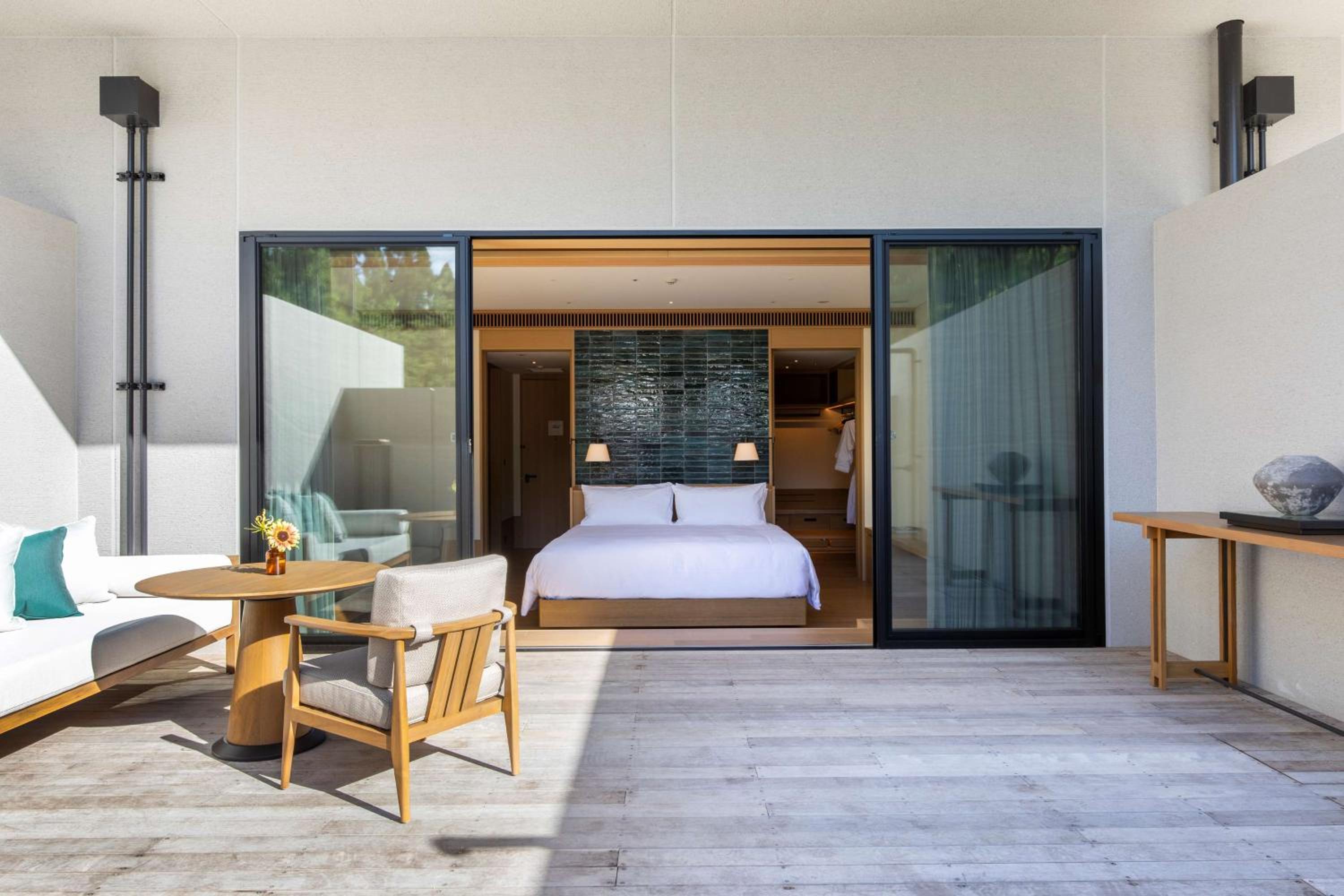 Poolside Terrace Room - Photo 5