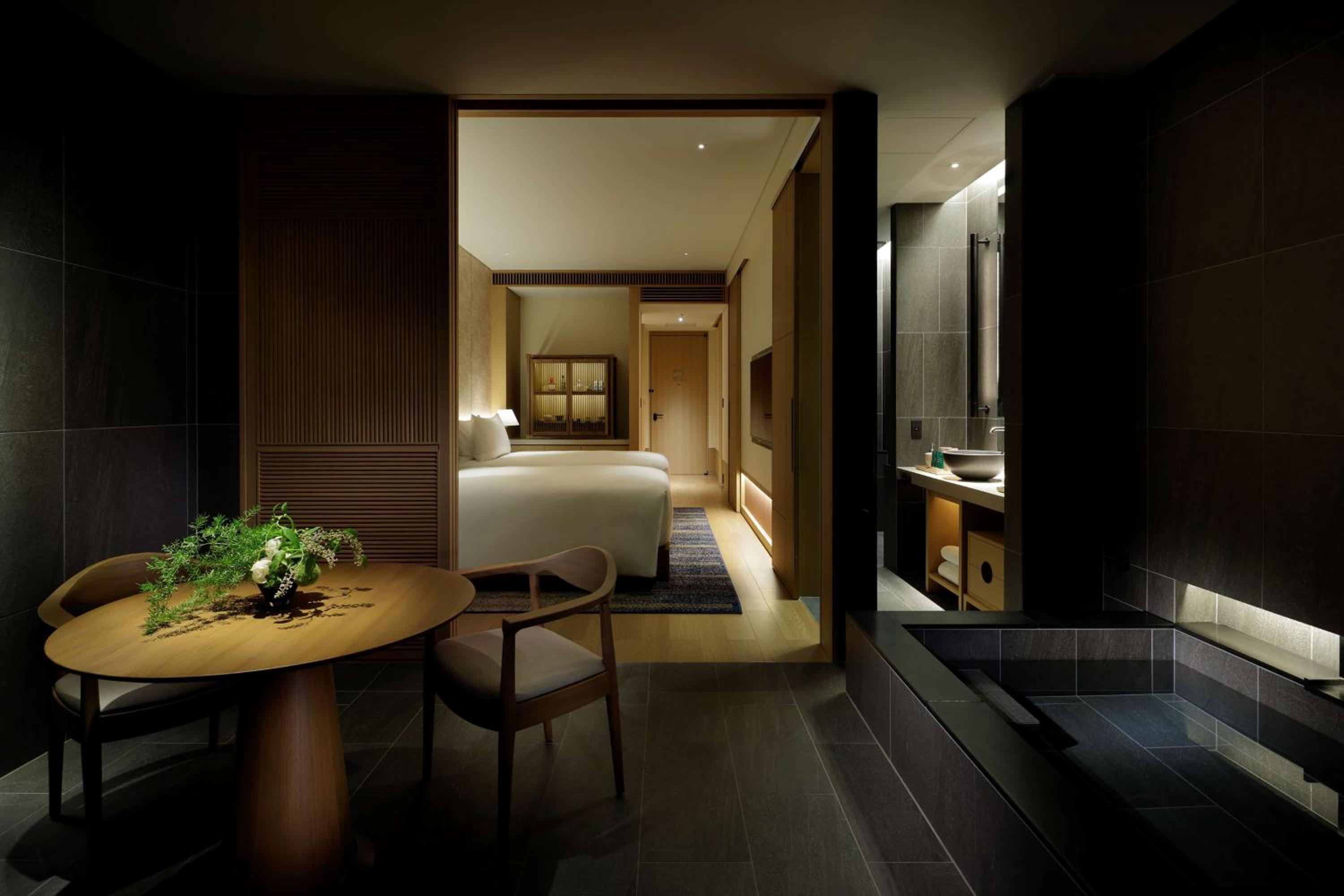 Onsen Garden Twin Room - Photo 2