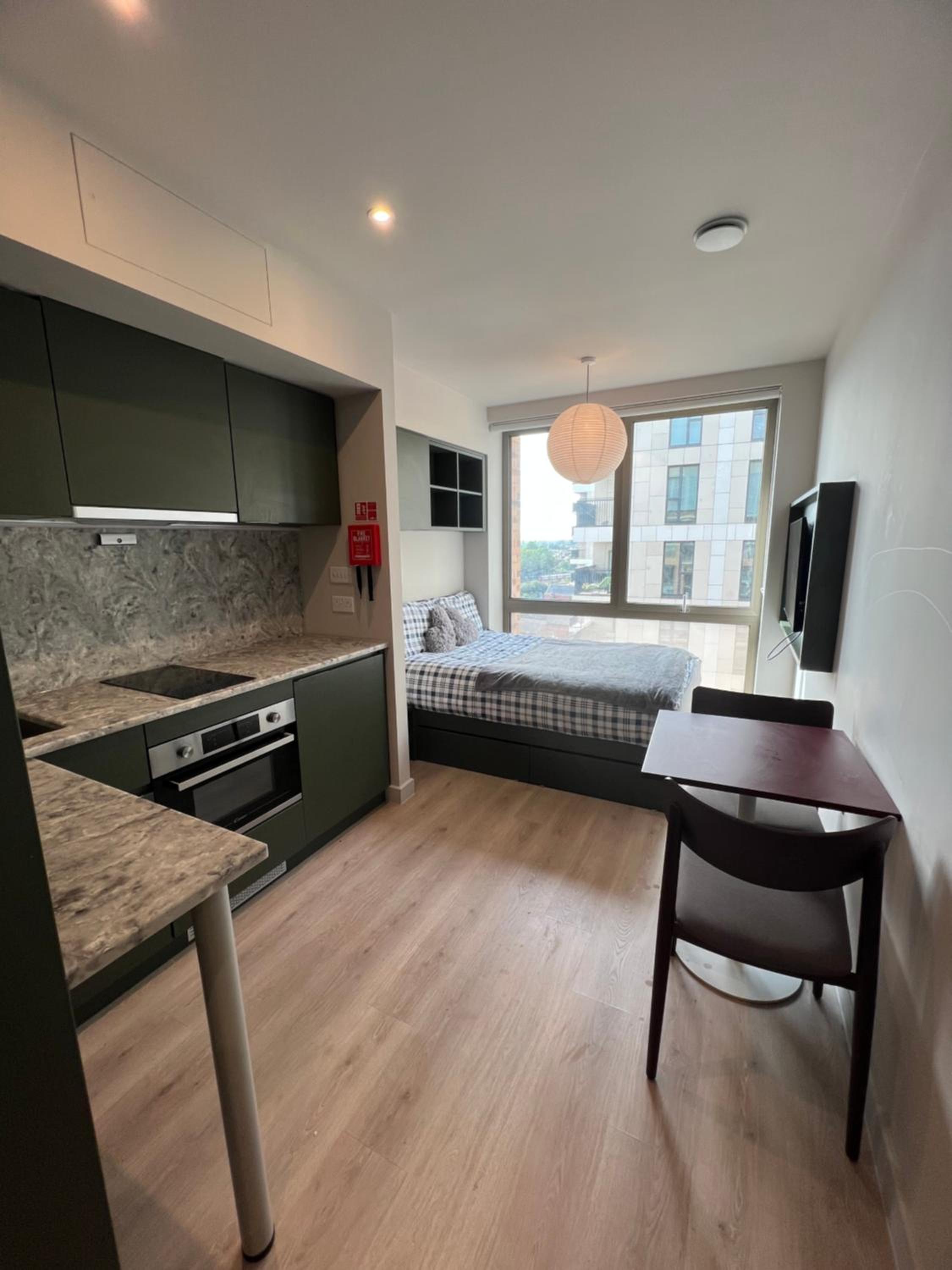 One-Bedroom Apartment photo 1