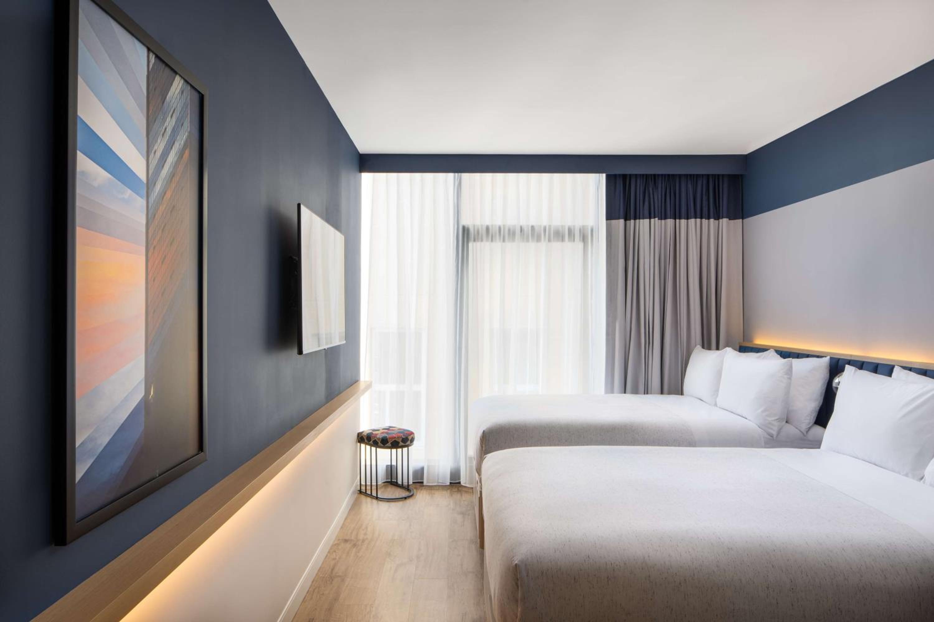 Double Room with Two Double Beds thumbnail 5