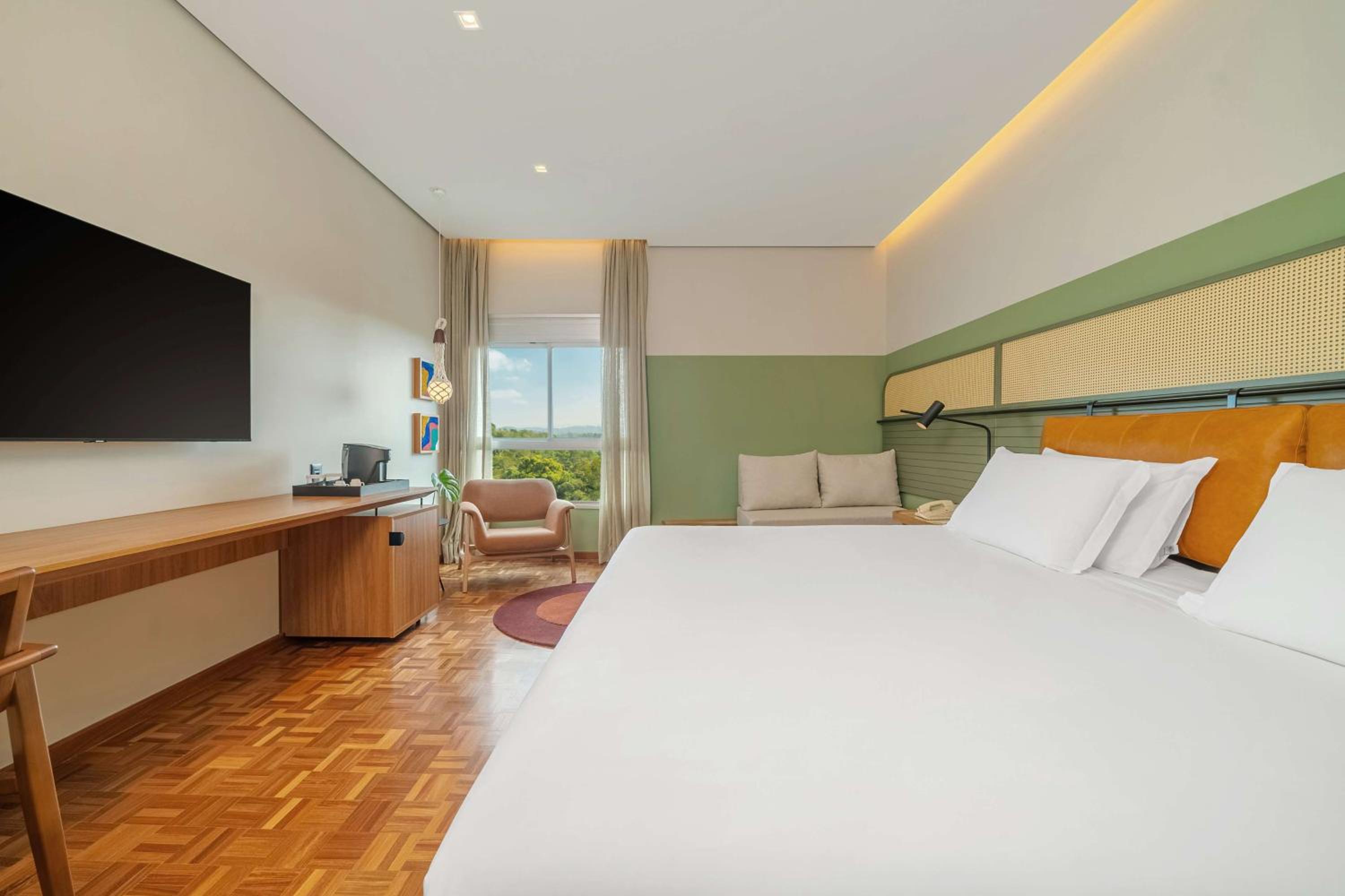 Superior King Room photo 2