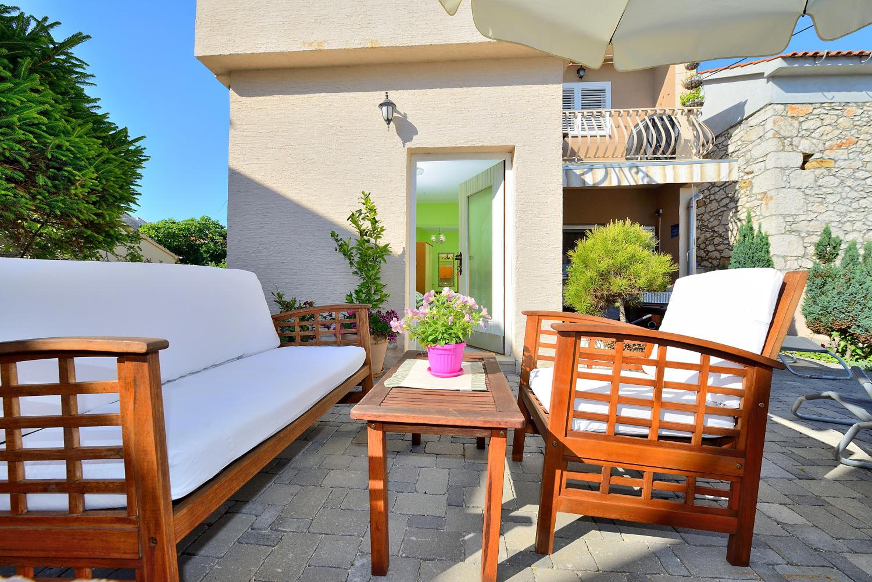 Studio with Garden View - Photo 3