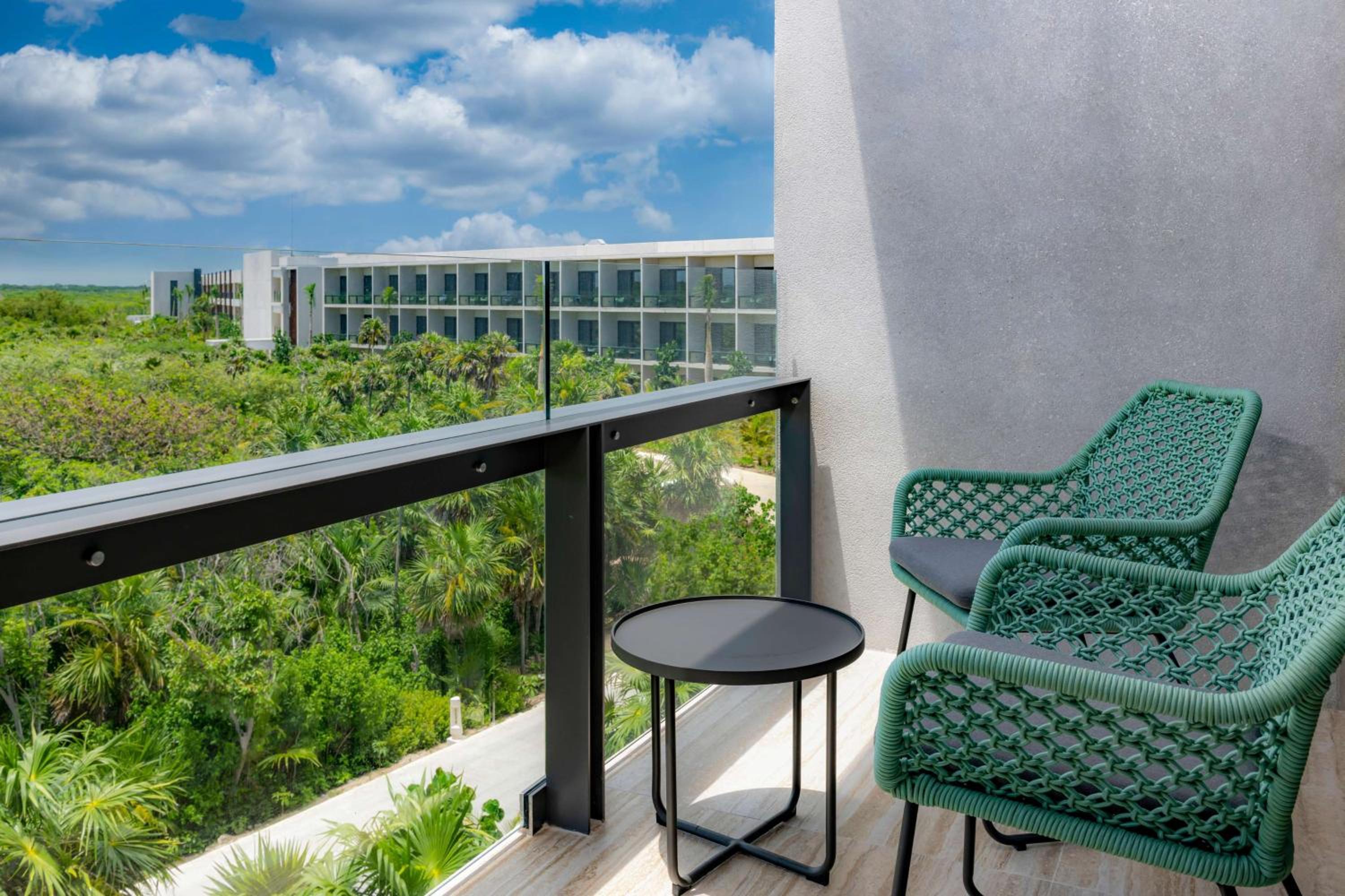 King Room with Nature View - Photo 3