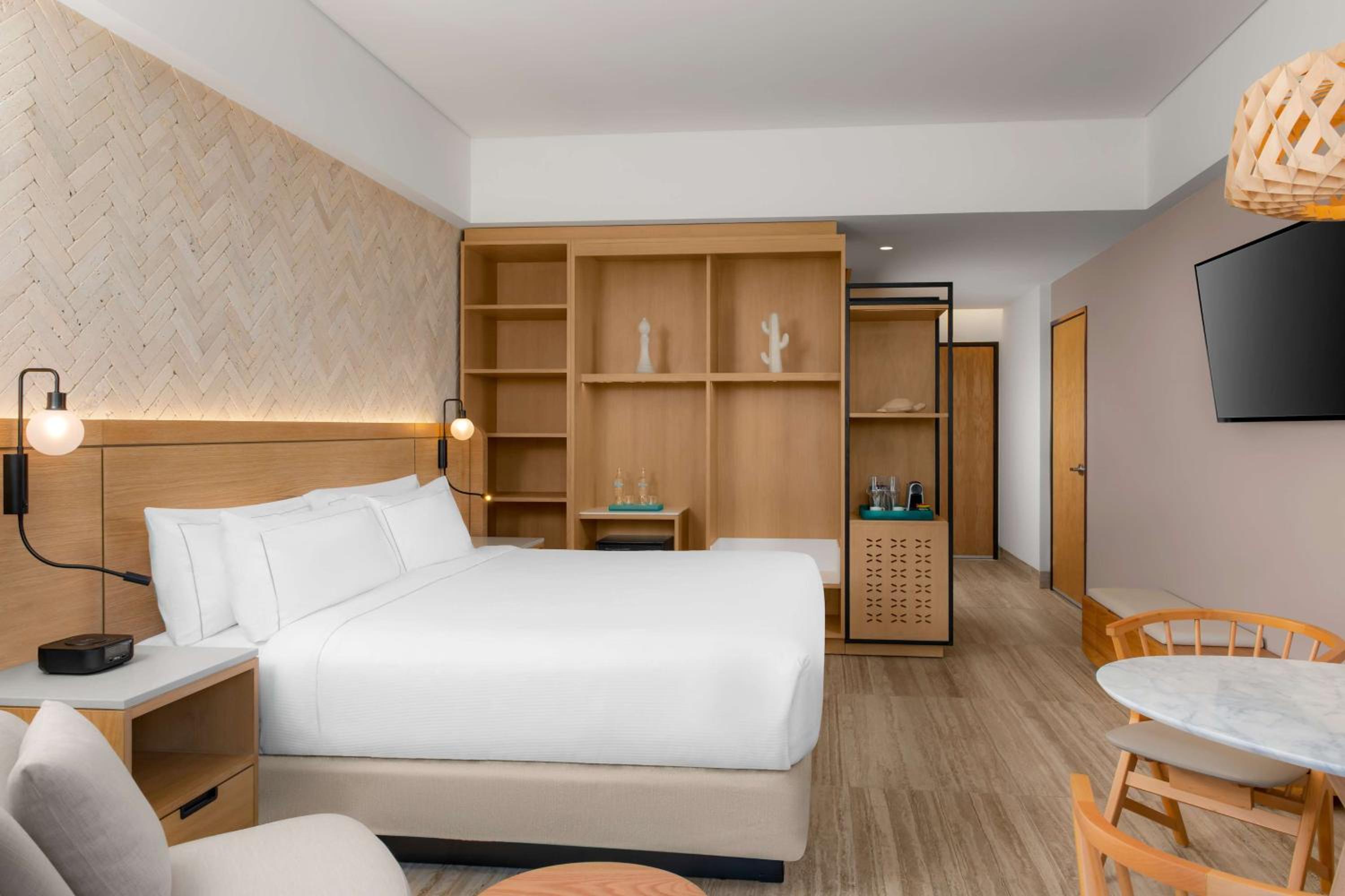King Room with Ocean View - Photo 7