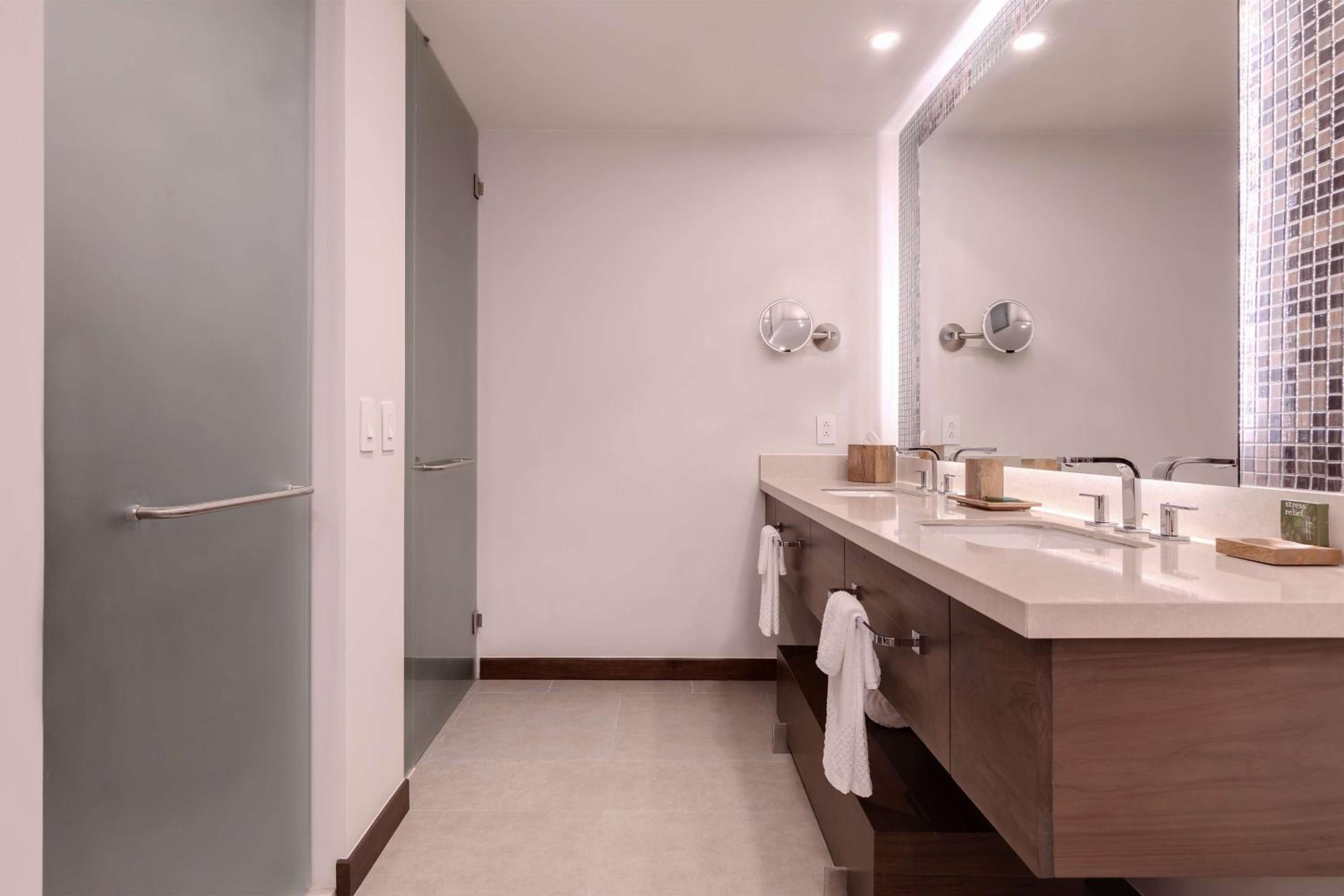 Two-Bedroom Suite - Photo 16