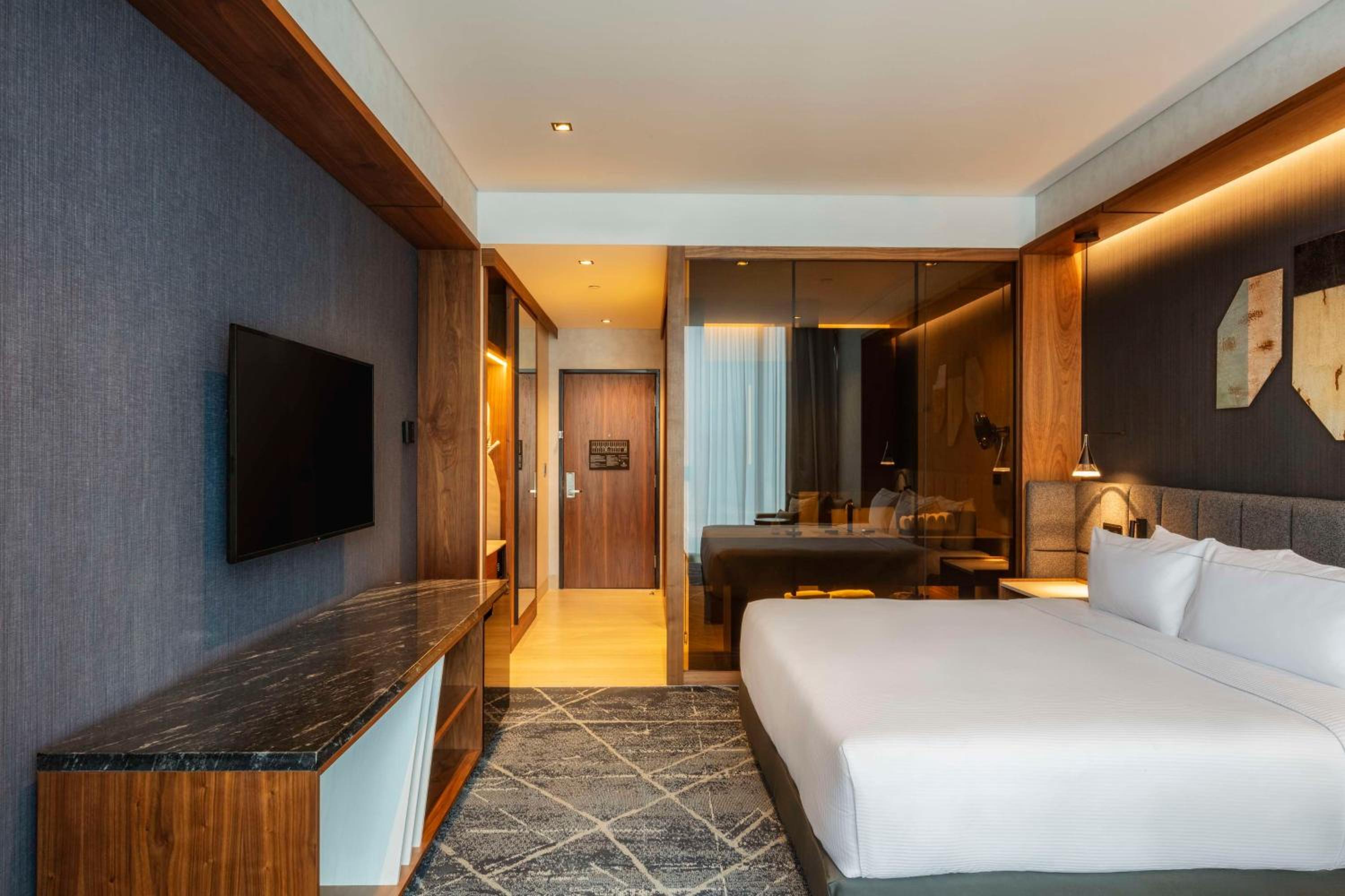 Deluxe King Room - Photo 1