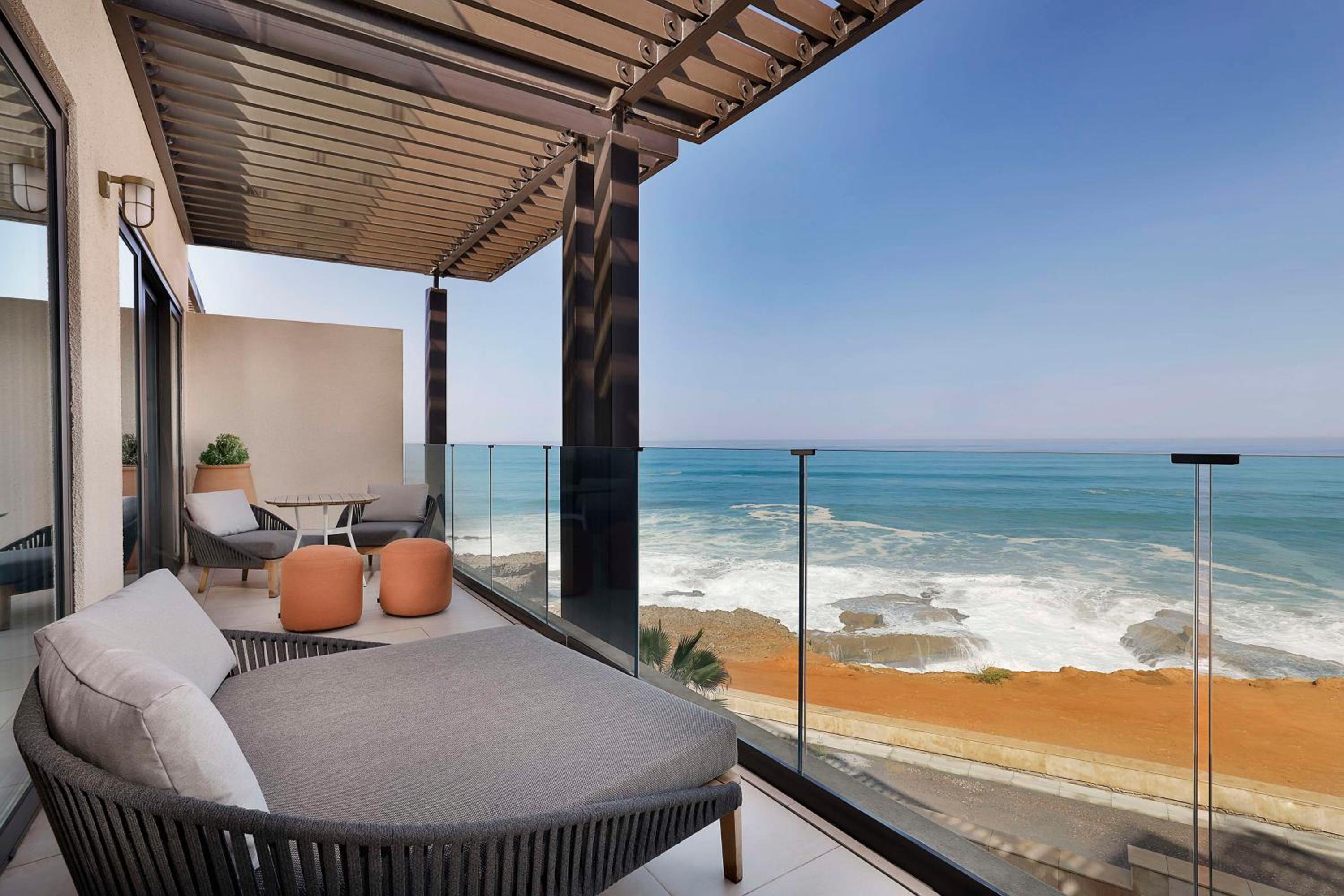 Junior King Suite with Ocean View - Photo 2
