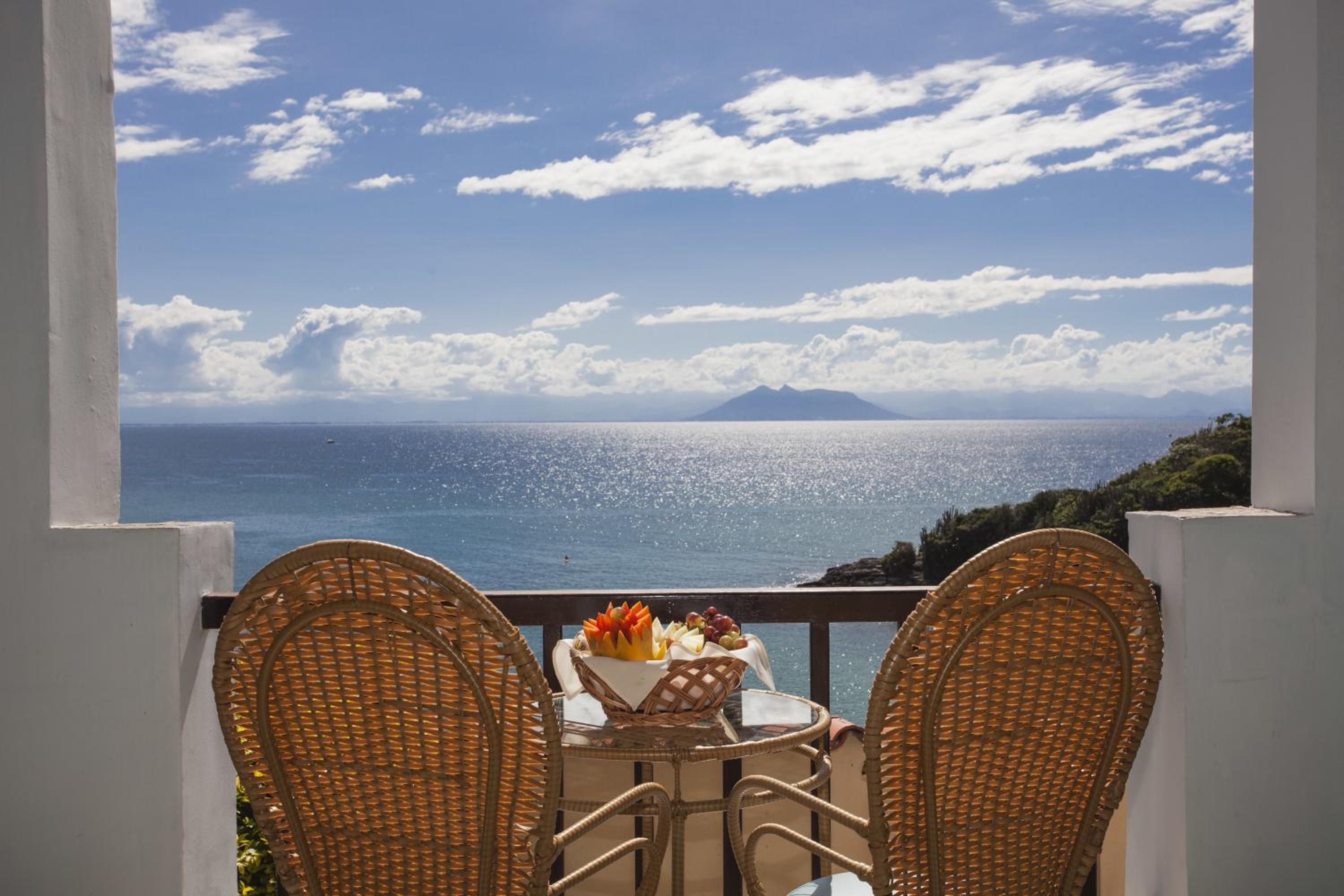 Deluxe Double Room with Sea View - Photo 8