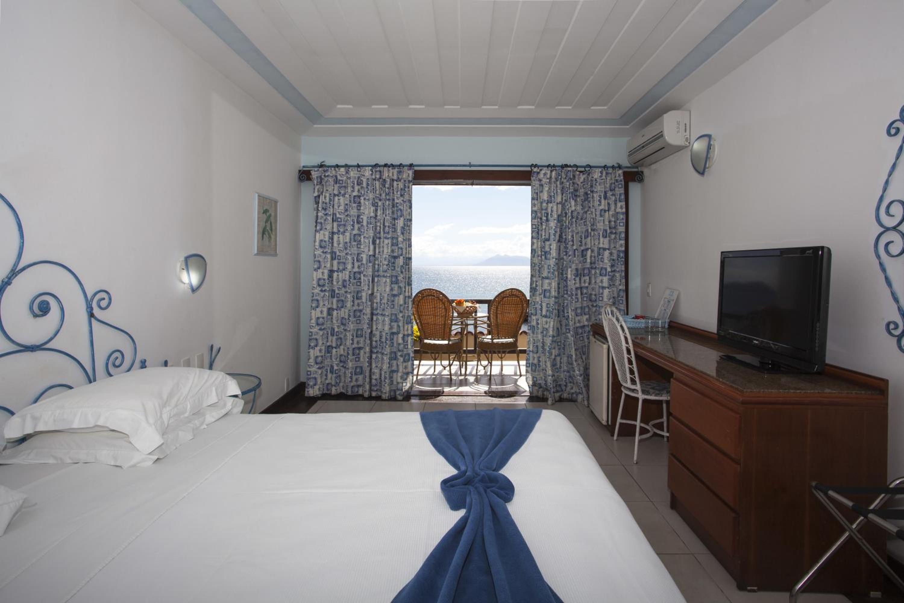 Deluxe Double Room with Sea View - Photo 4